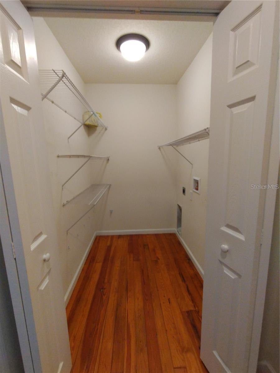 100 S Stone St #a Property Photo 9
