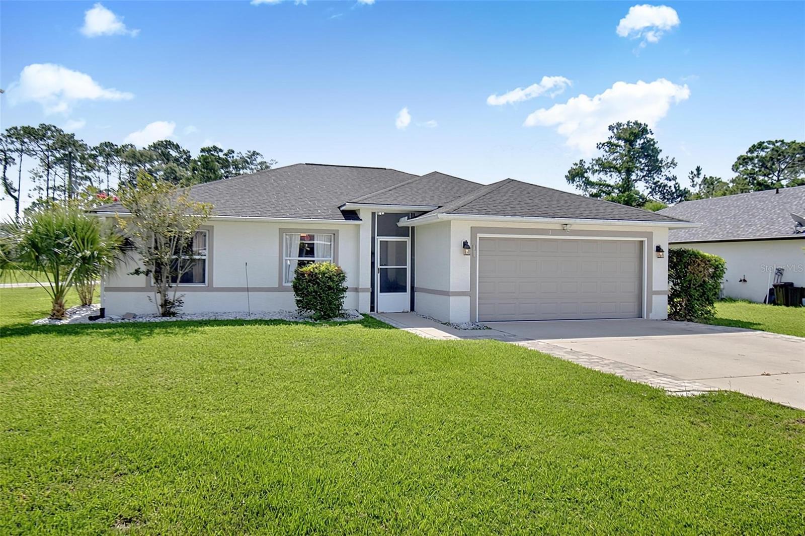 1 ROUND TREE DR Property Photo 1