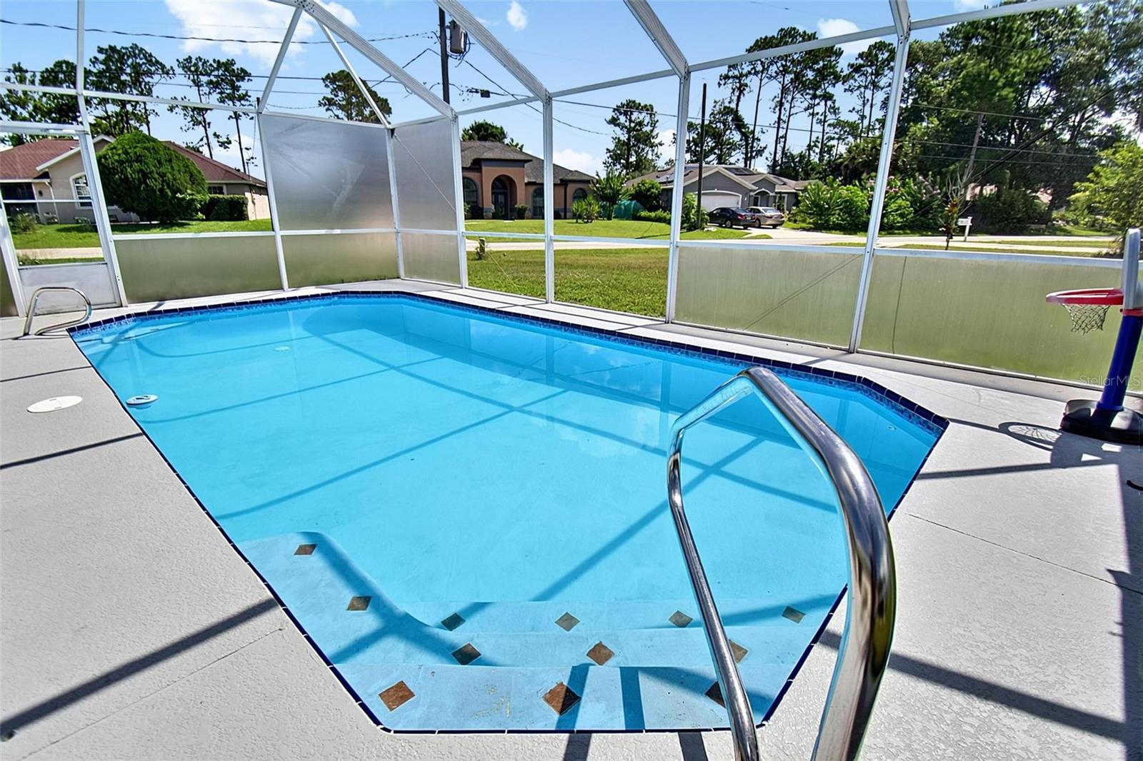 1 Round Tree Dr Property Photo 2