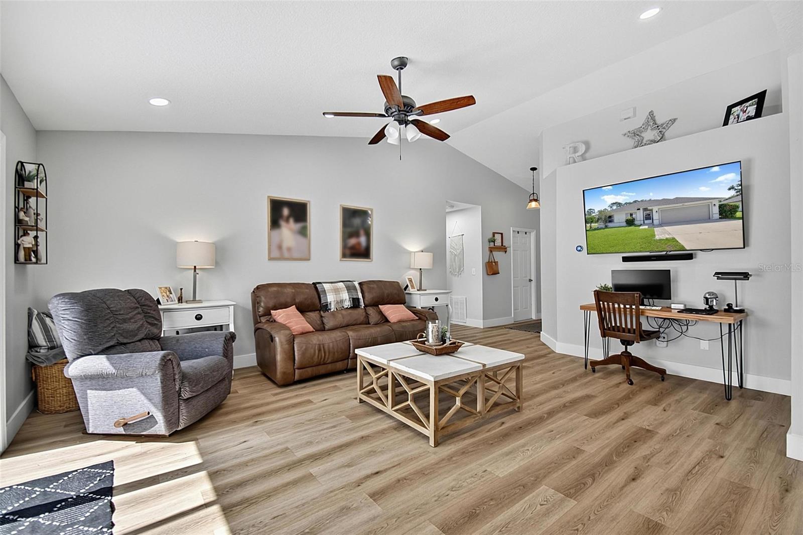 1 Round Tree Dr Property Photo 4