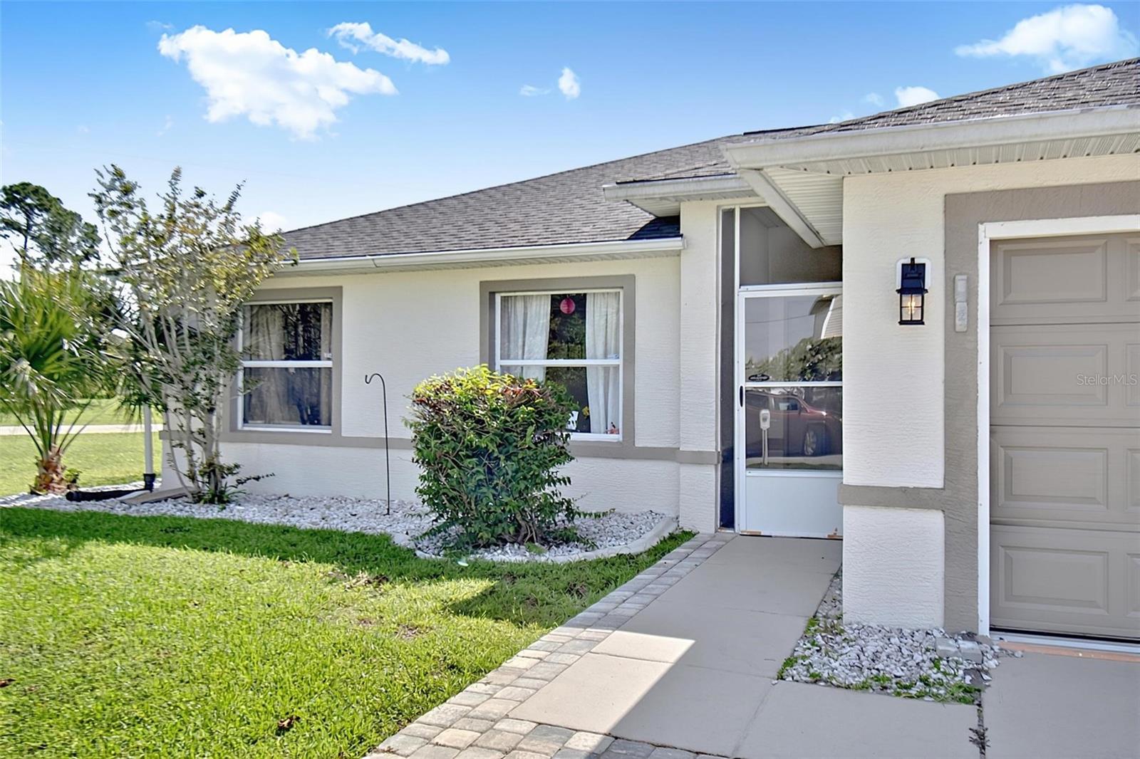 1 Round Tree Dr Property Photo 7