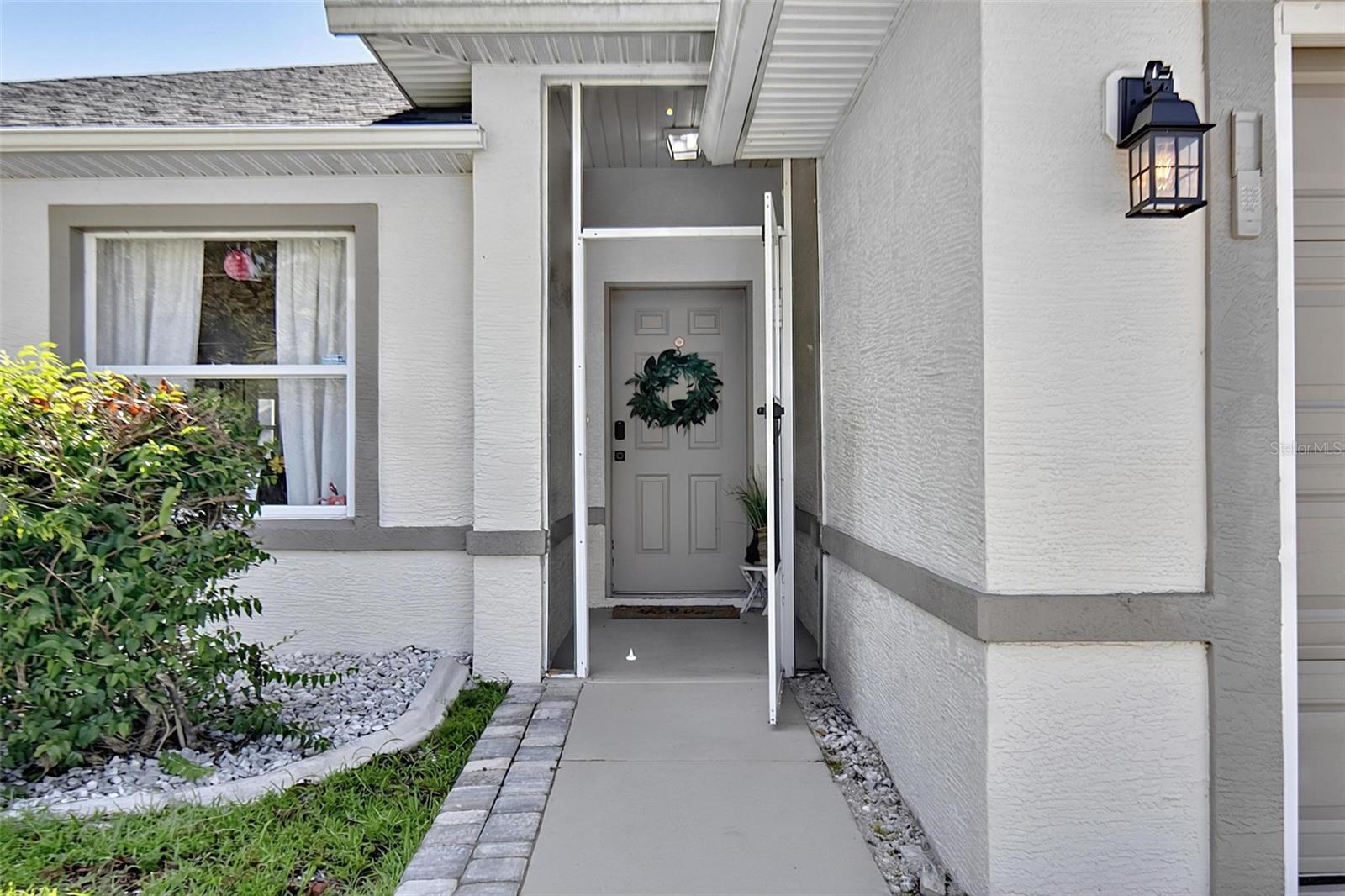 1 Round Tree Dr Property Photo 8