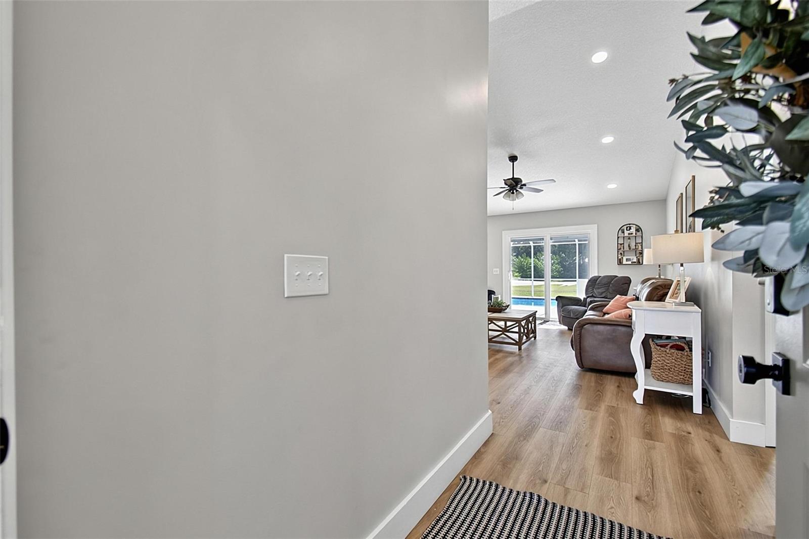 1 Round Tree Dr Property Photo 9