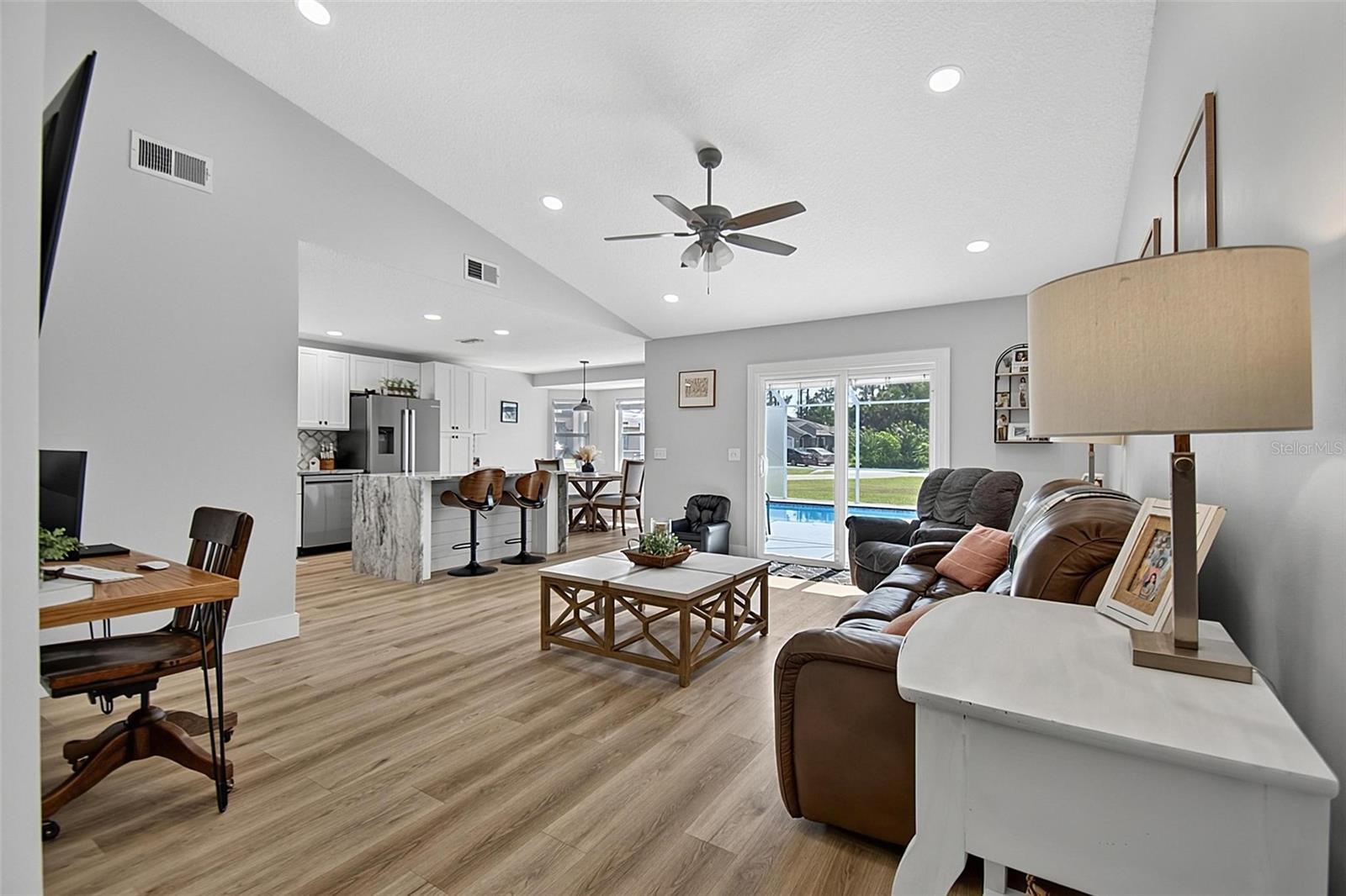 1 Round Tree Dr Property Photo 11