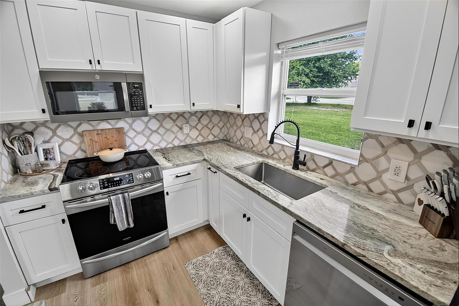1 Round Tree Dr Property Photo 21