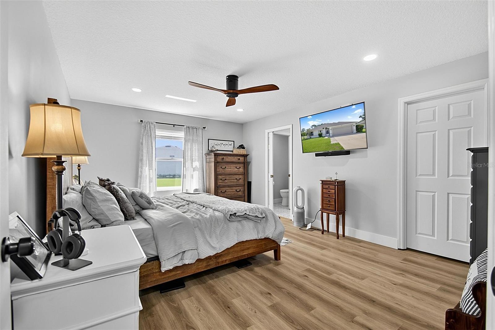 1 Round Tree Dr Property Photo 27