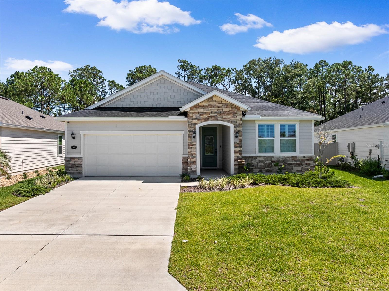 6 Signet Cir Property Photo 1