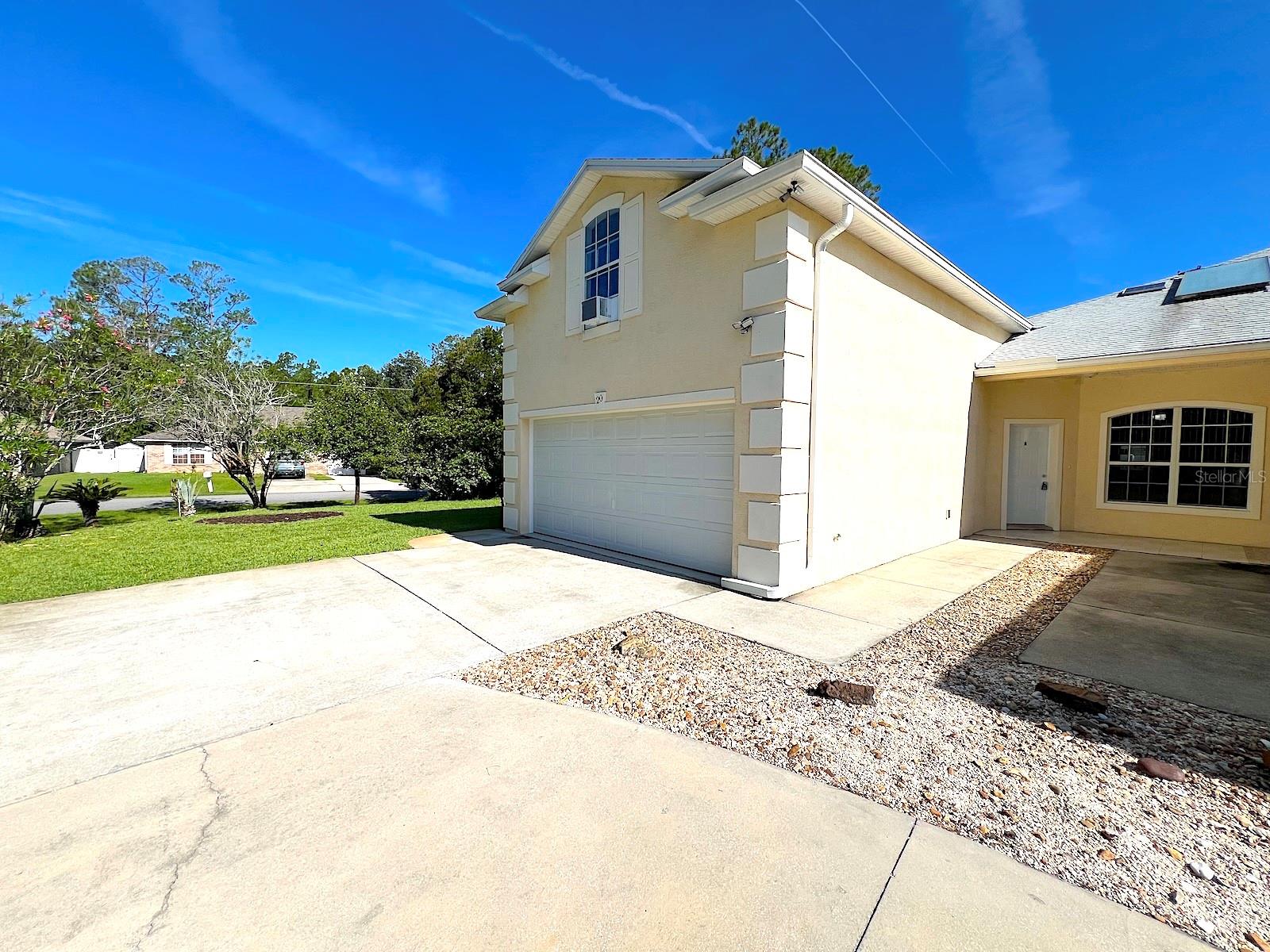 20 Regis Ln #a Property Photo 4