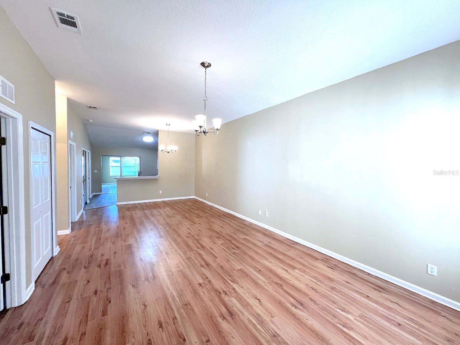 20 Regis Ln #a Property Photo 5