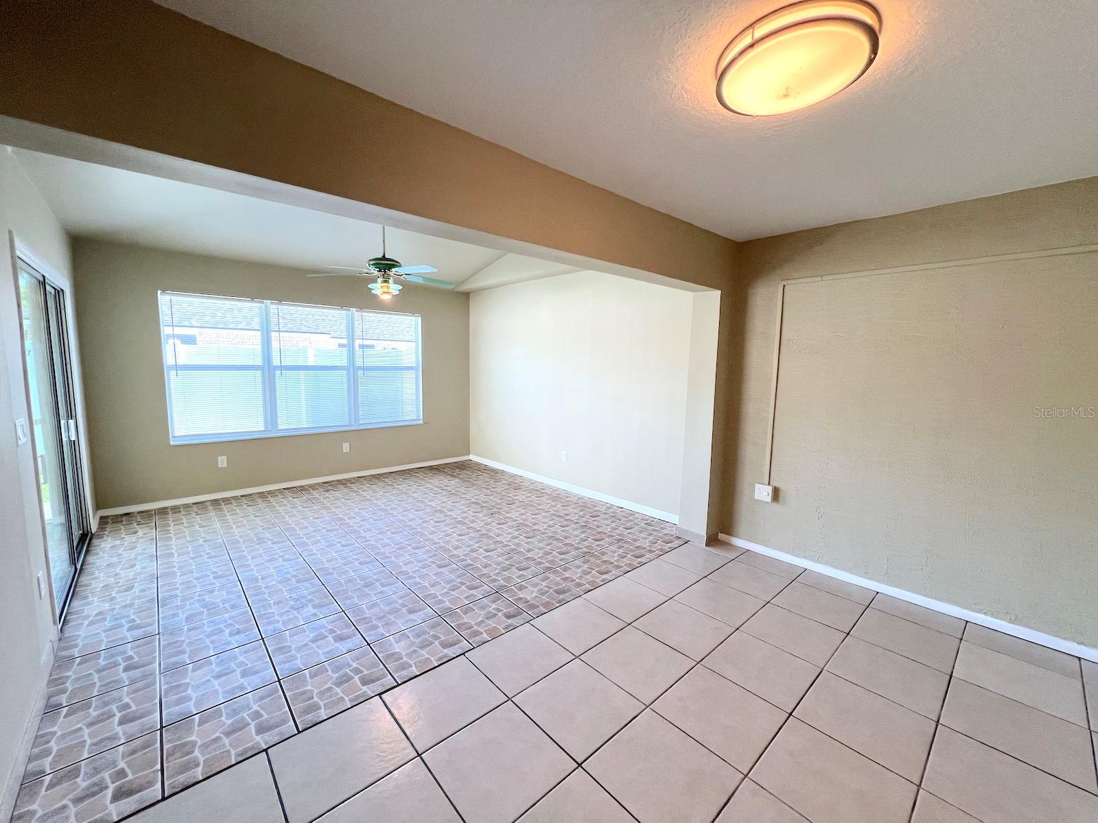 20 Regis Ln #a Property Photo 14