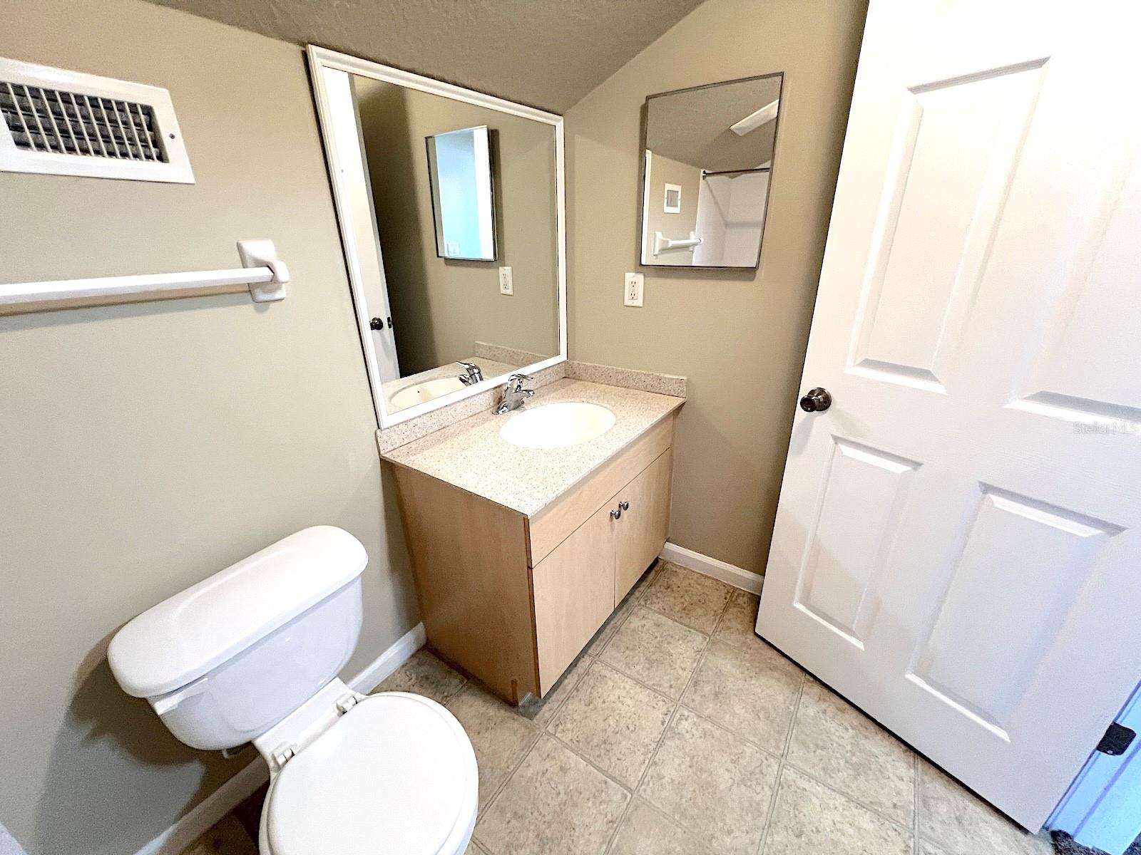 20 Regis Ln #a Property Photo 34