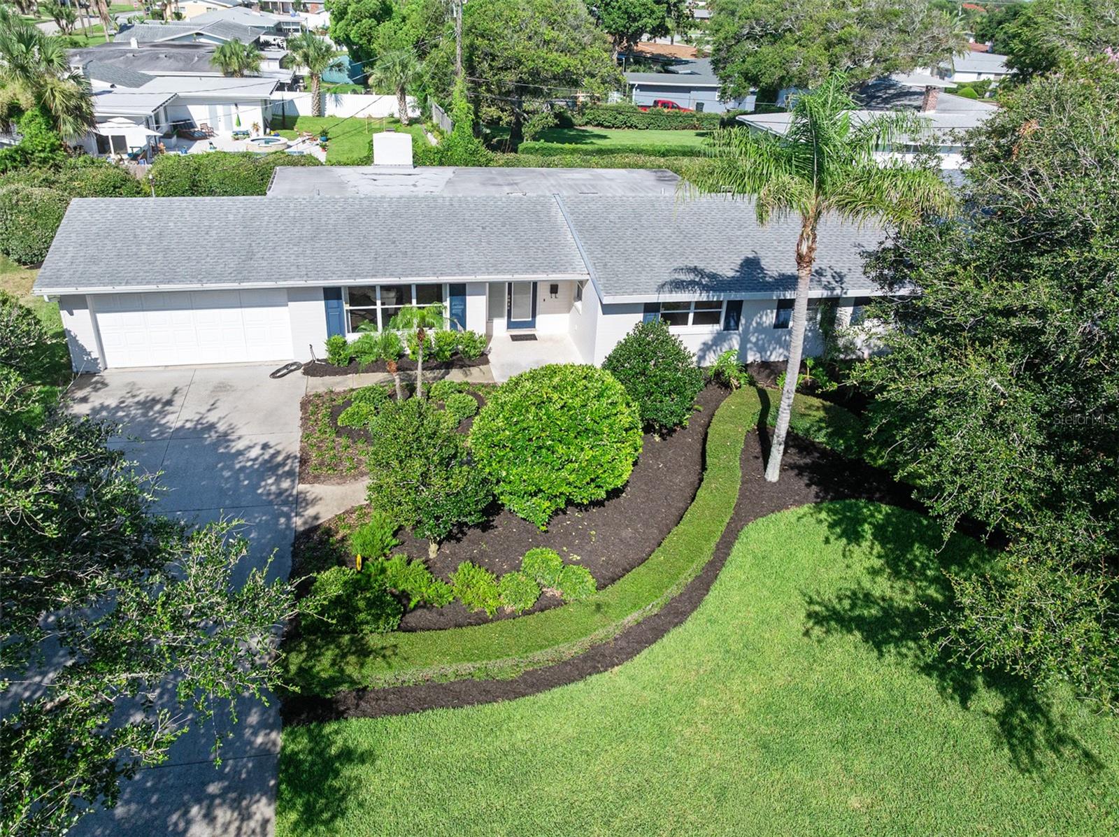 240 Oak Dr Property Photo 1