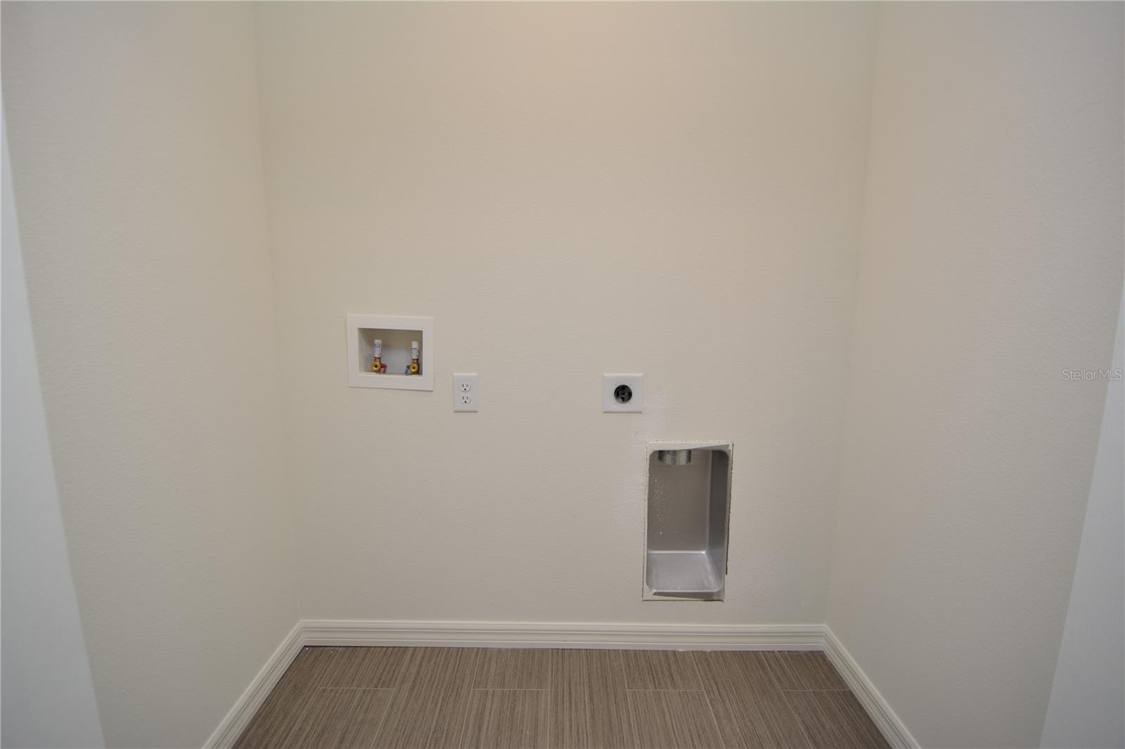 38 Baltimore Ln Property Photo 13