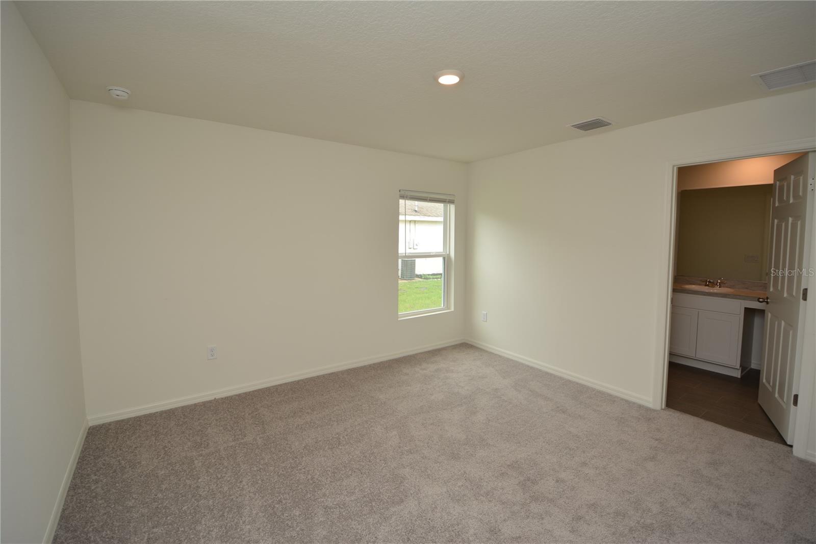 38 Baltimore Ln Property Photo 16