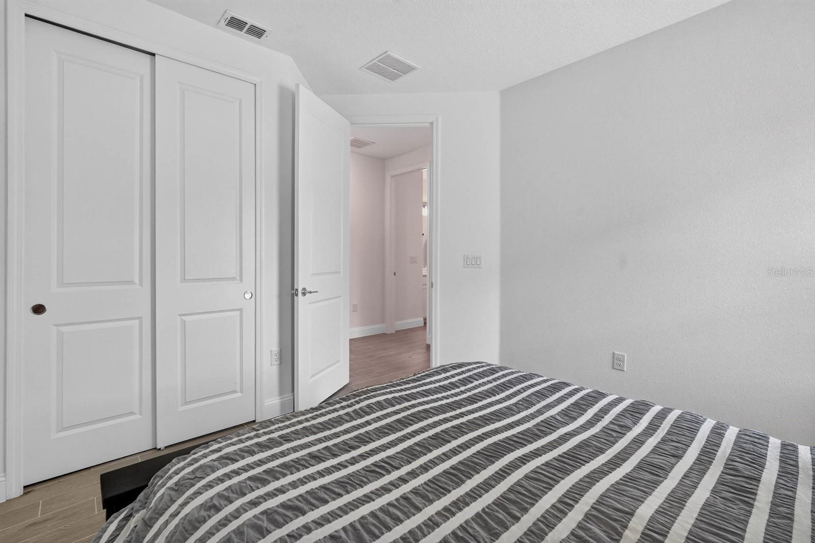 2173 Raglan Cir Property Photo 26