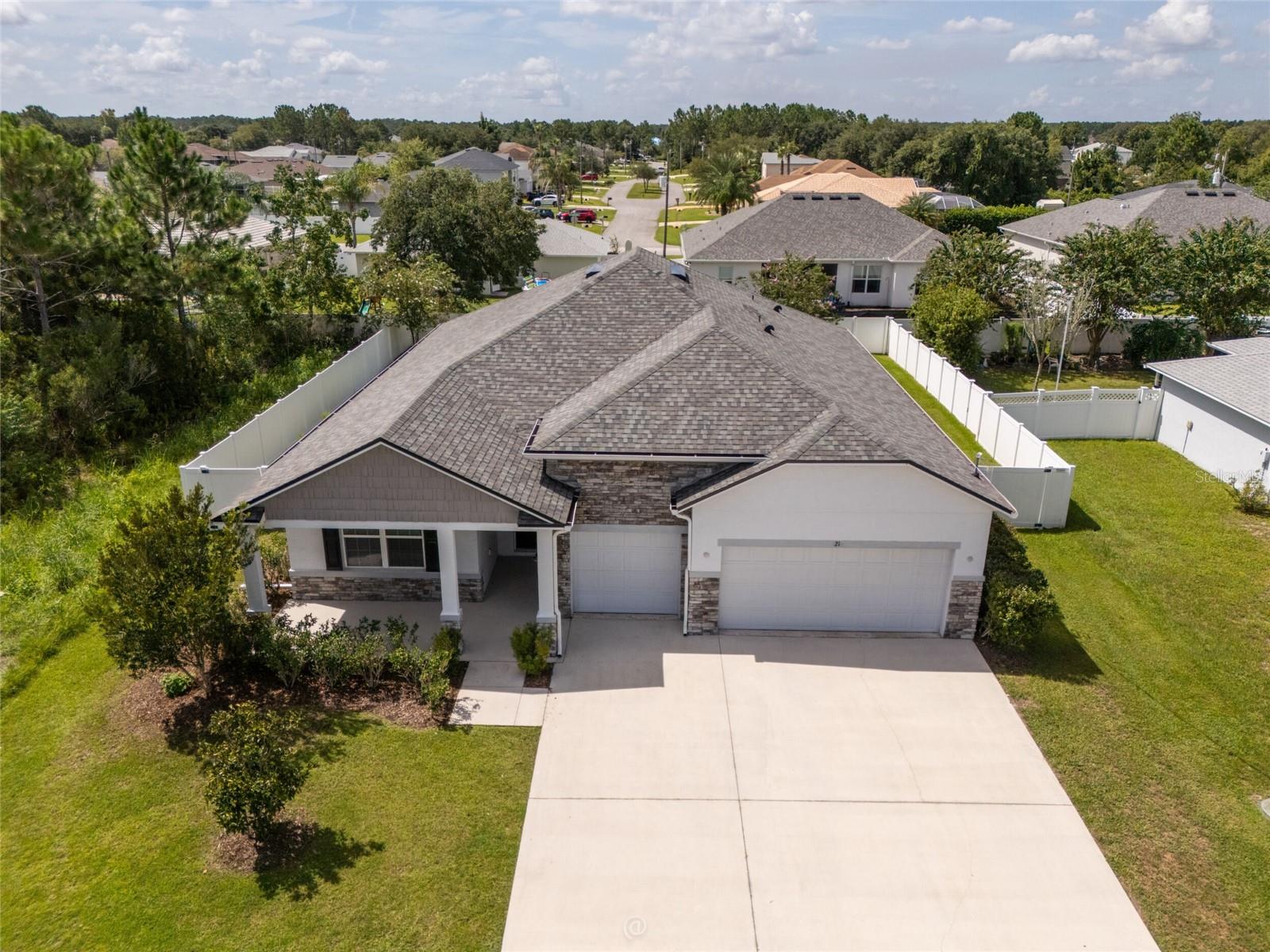21 Lancelot Dr Property Photo 1