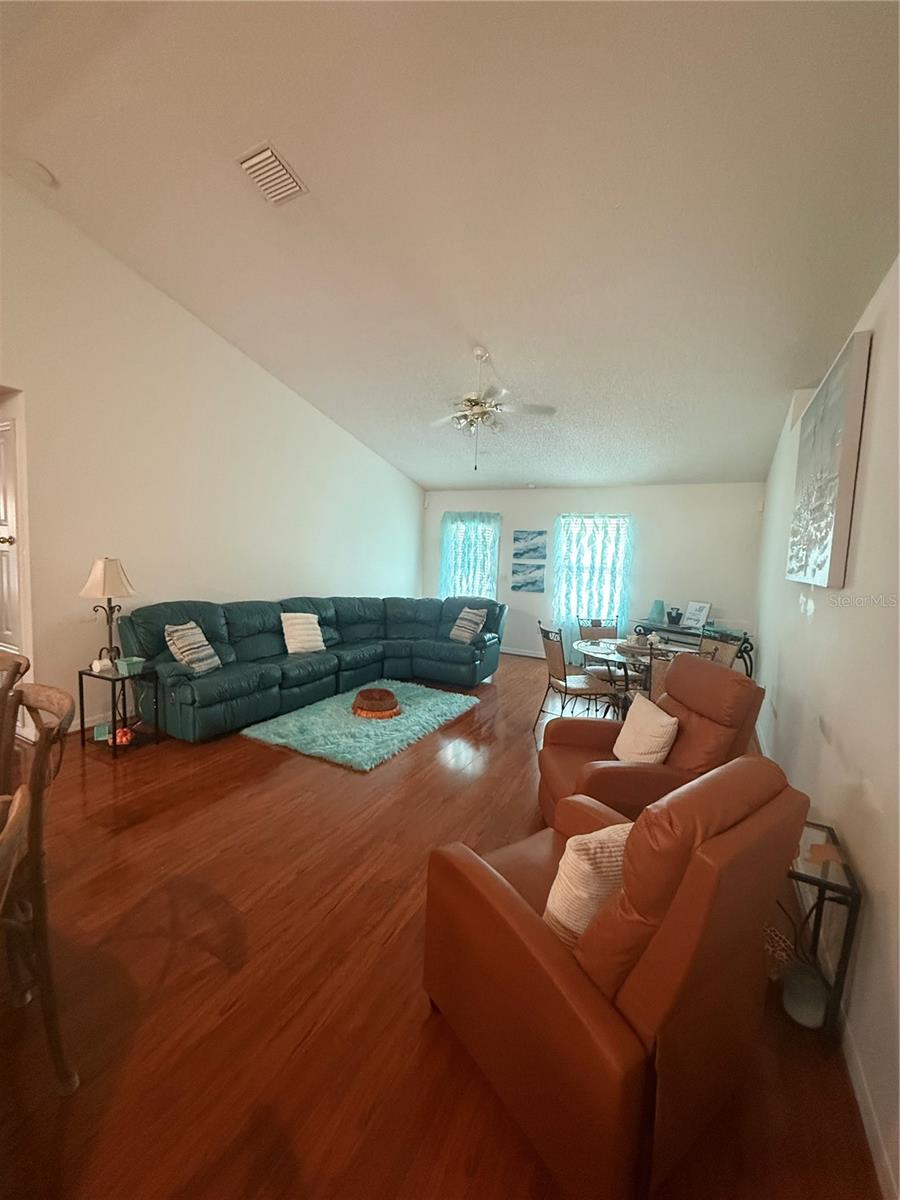 4 Ballard Ln Property Photo 24