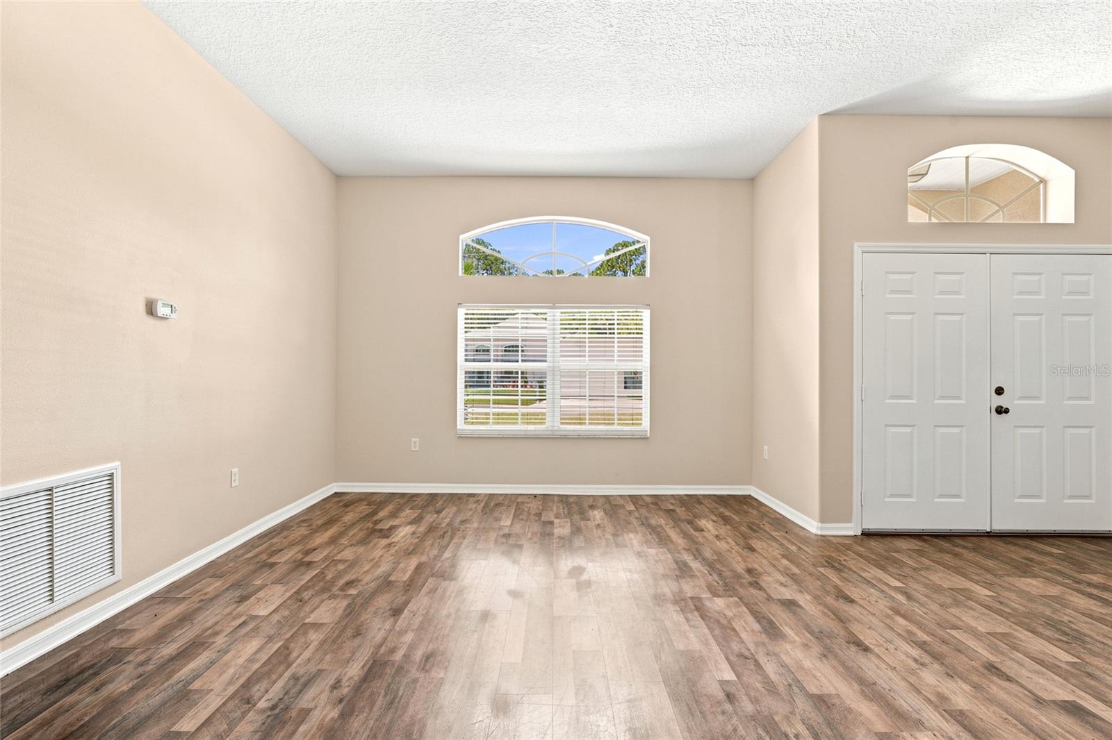103 Woodside Dr Property Photo 8