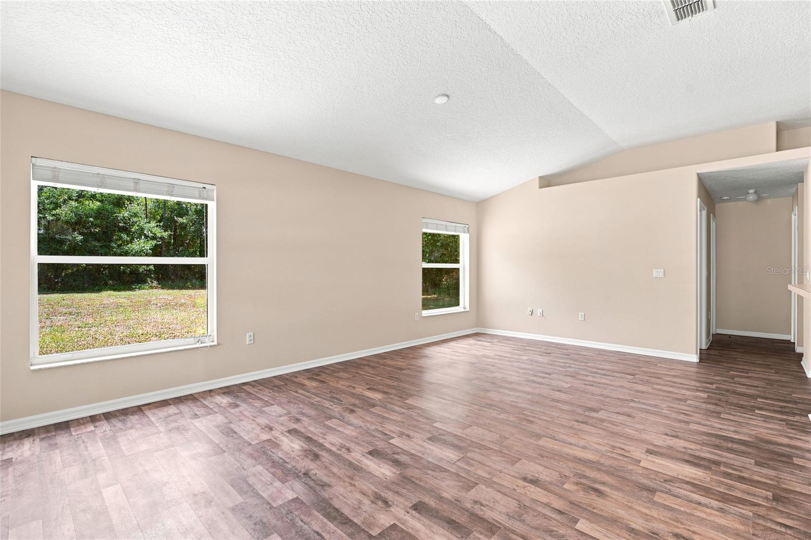 103 Woodside Dr Property Photo 9