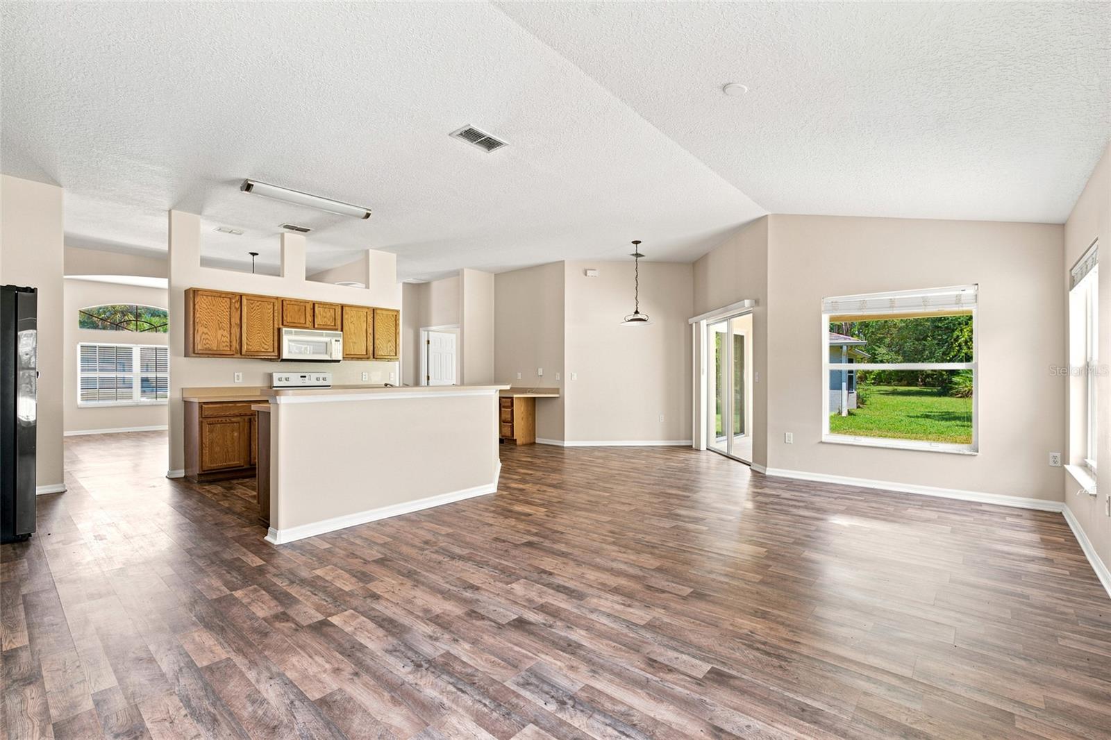 103 Woodside Dr Property Photo 12