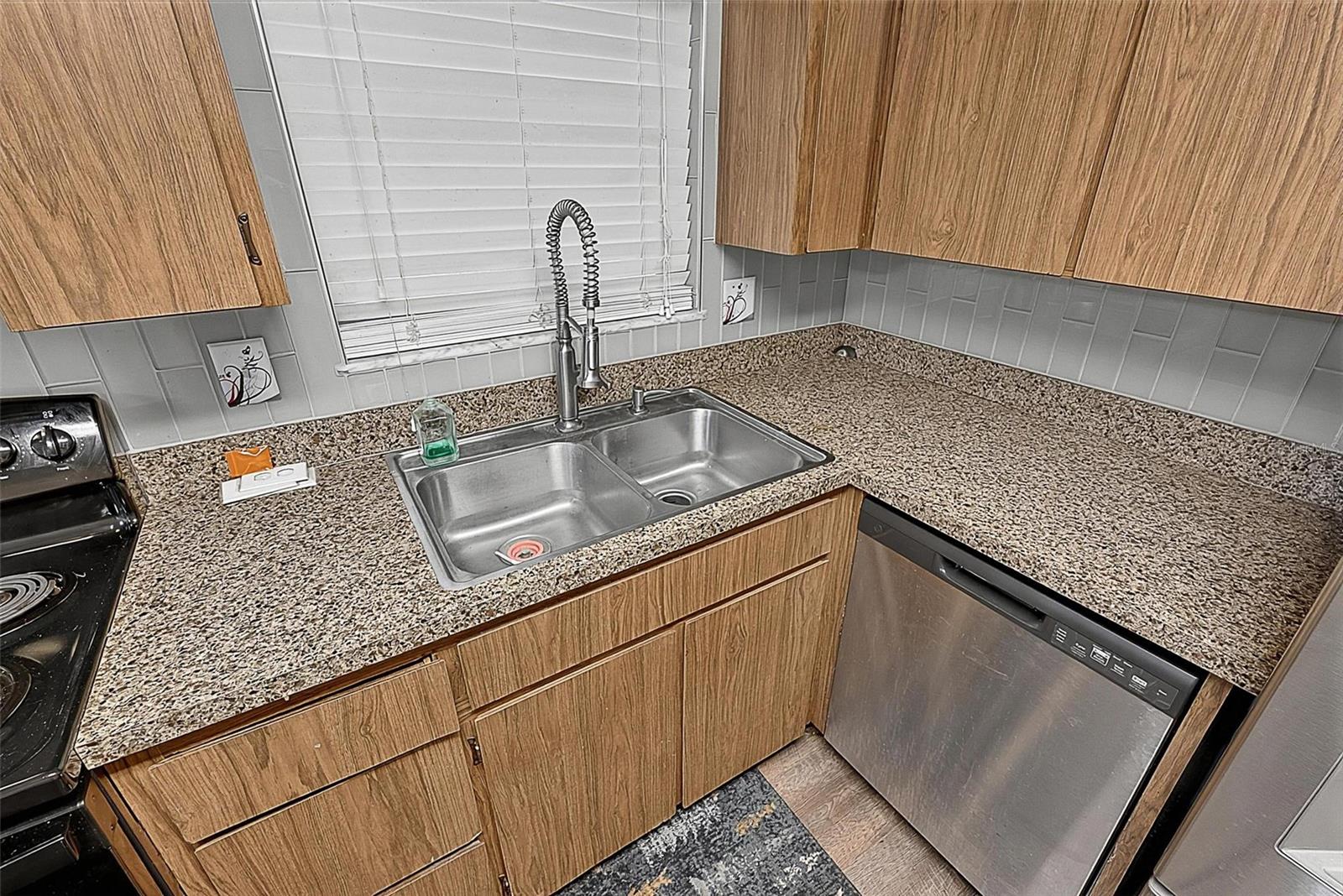 1508 Wildrose Ln Property Photo 17