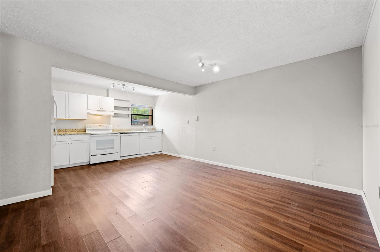 2811 Sw Archer Rd #c18 Property Photo 16