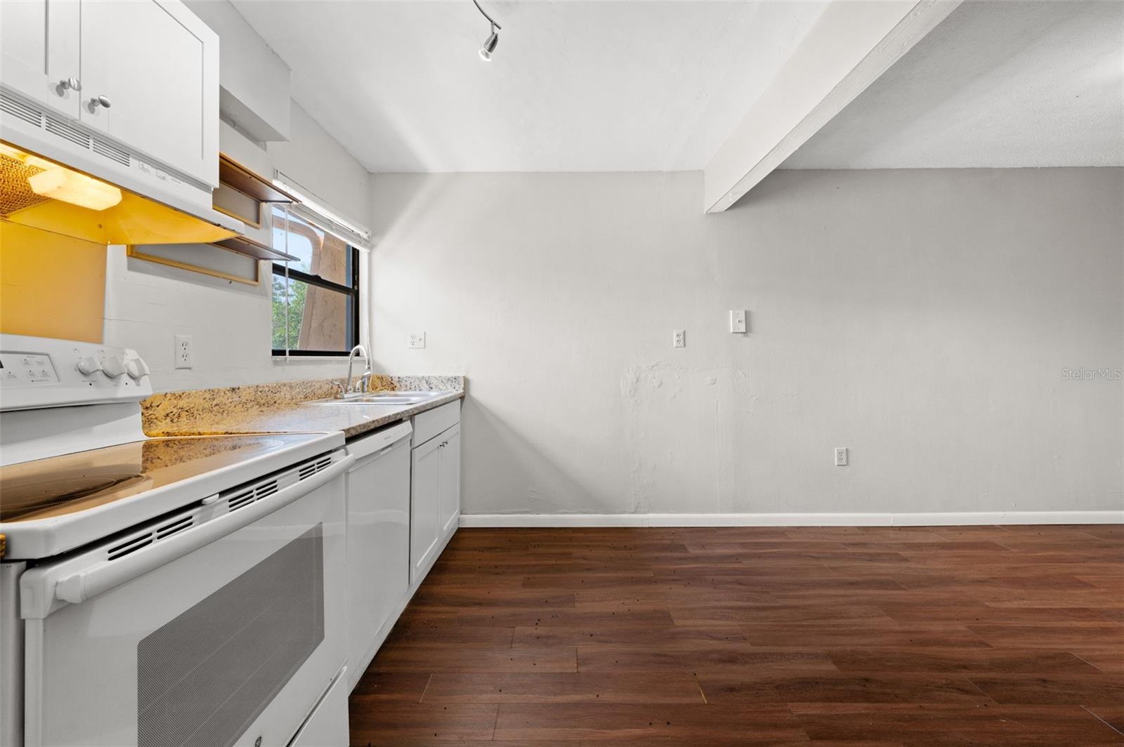 2811 Sw Archer Rd #c18 Property Photo 18