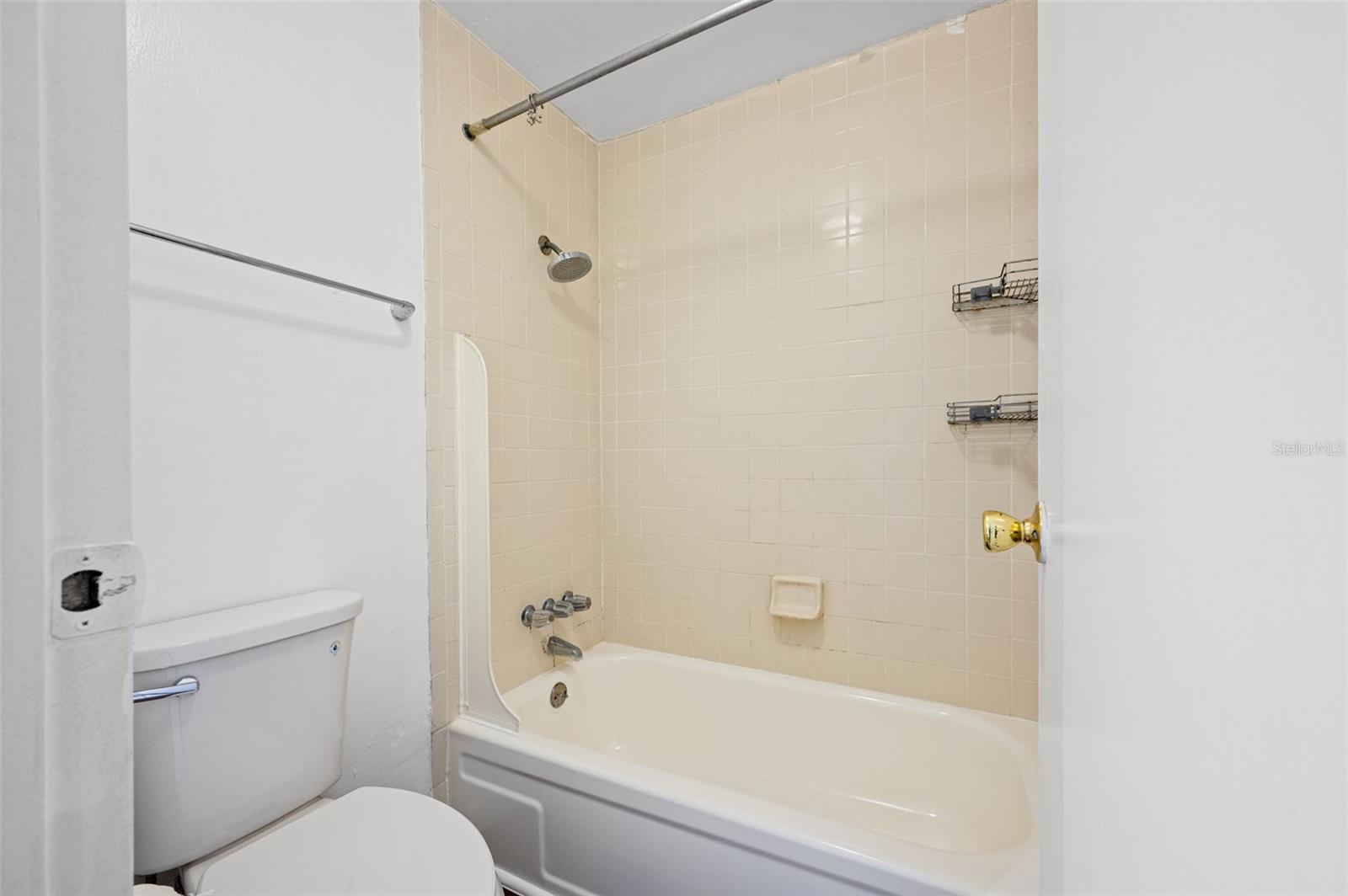 2811 Sw Archer Rd #c18 Property Photo 31