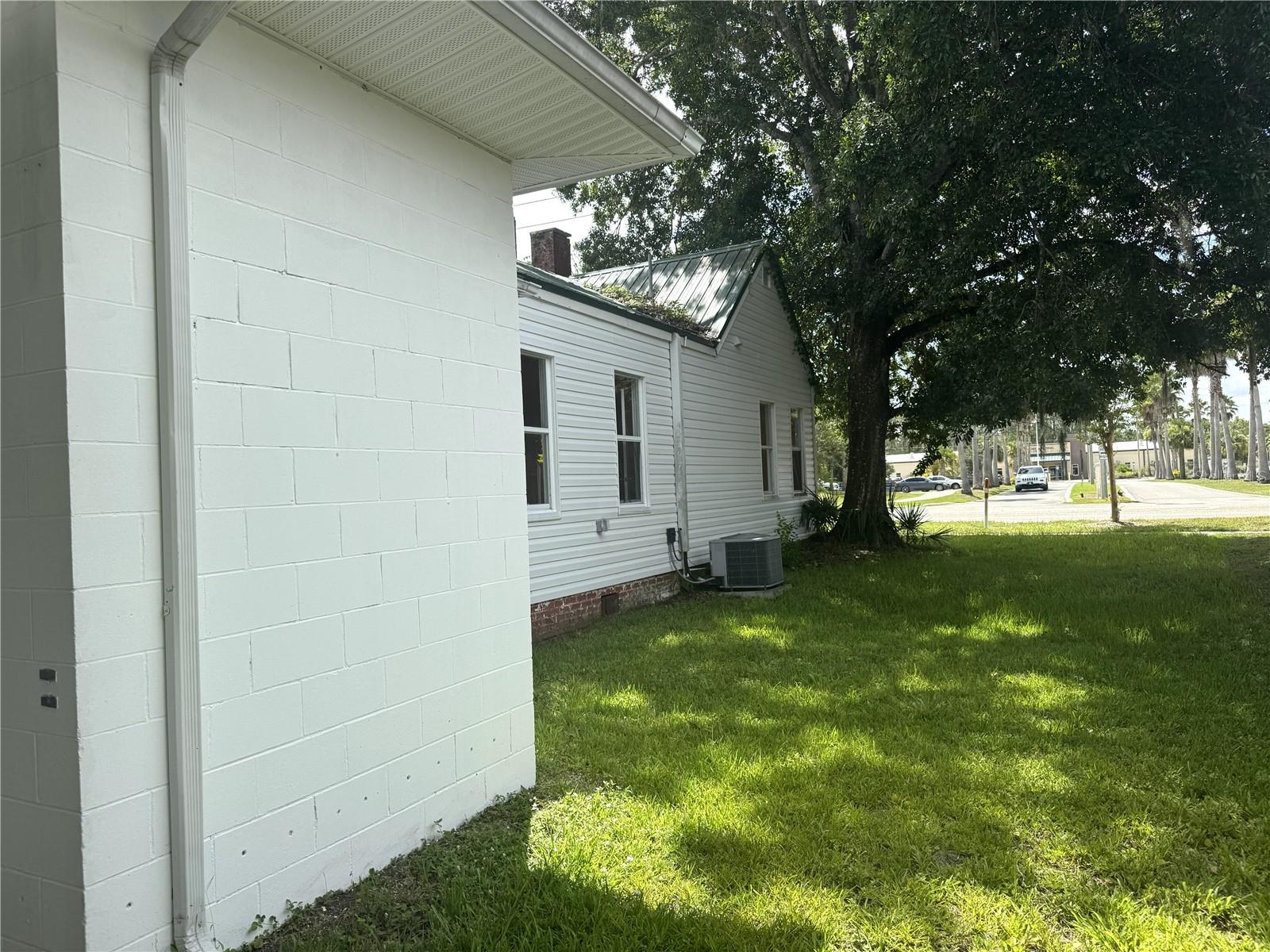 904 E Moody Blvd Property Photo 29