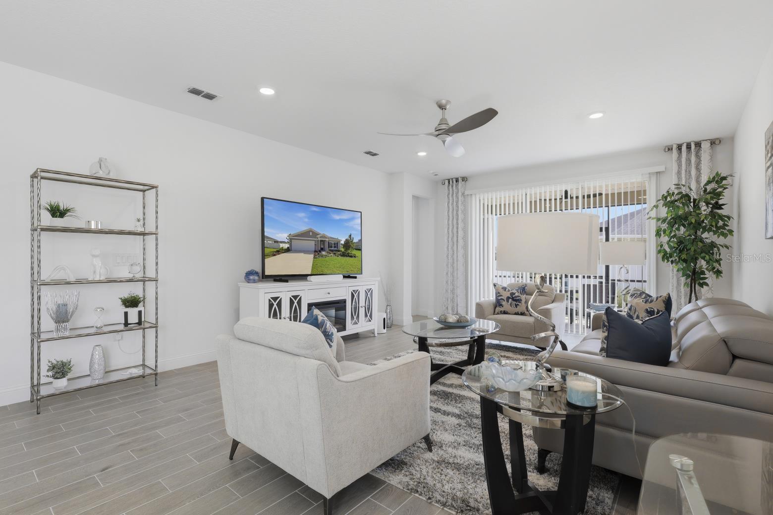 2110 Raglan Cir Property Photo 14