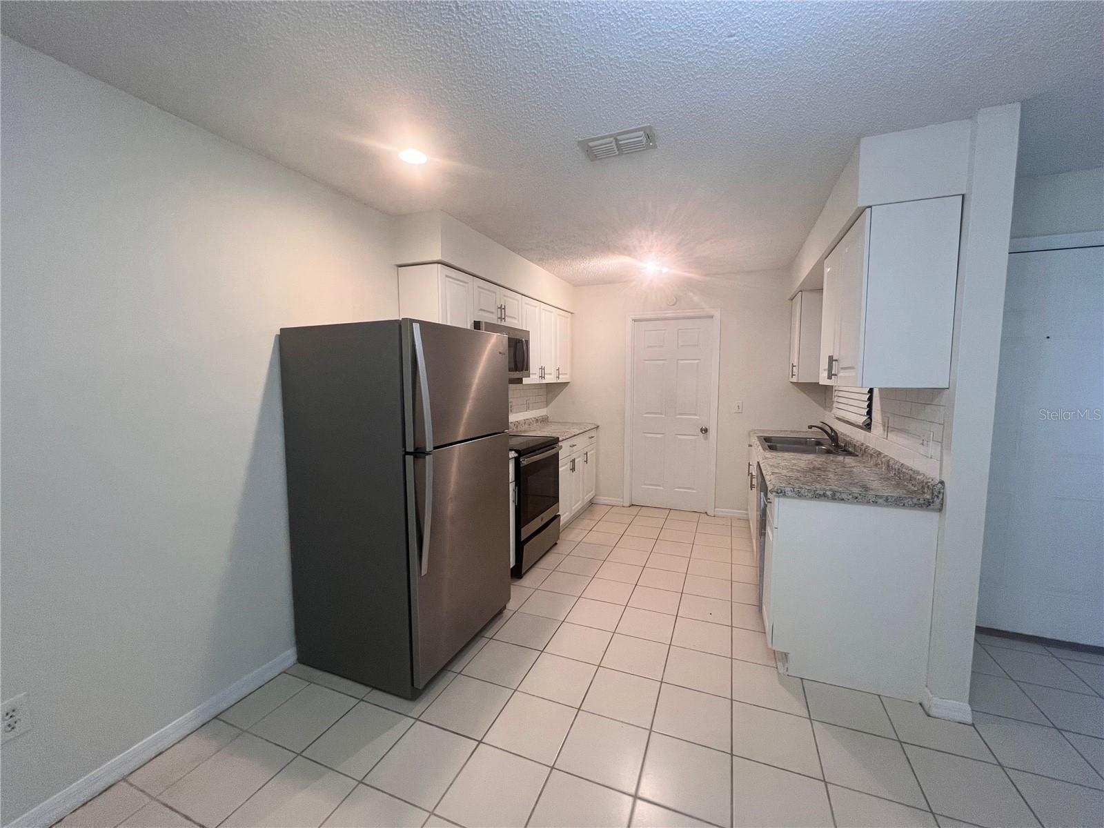 73 Providence Ln #a Property Photo 4