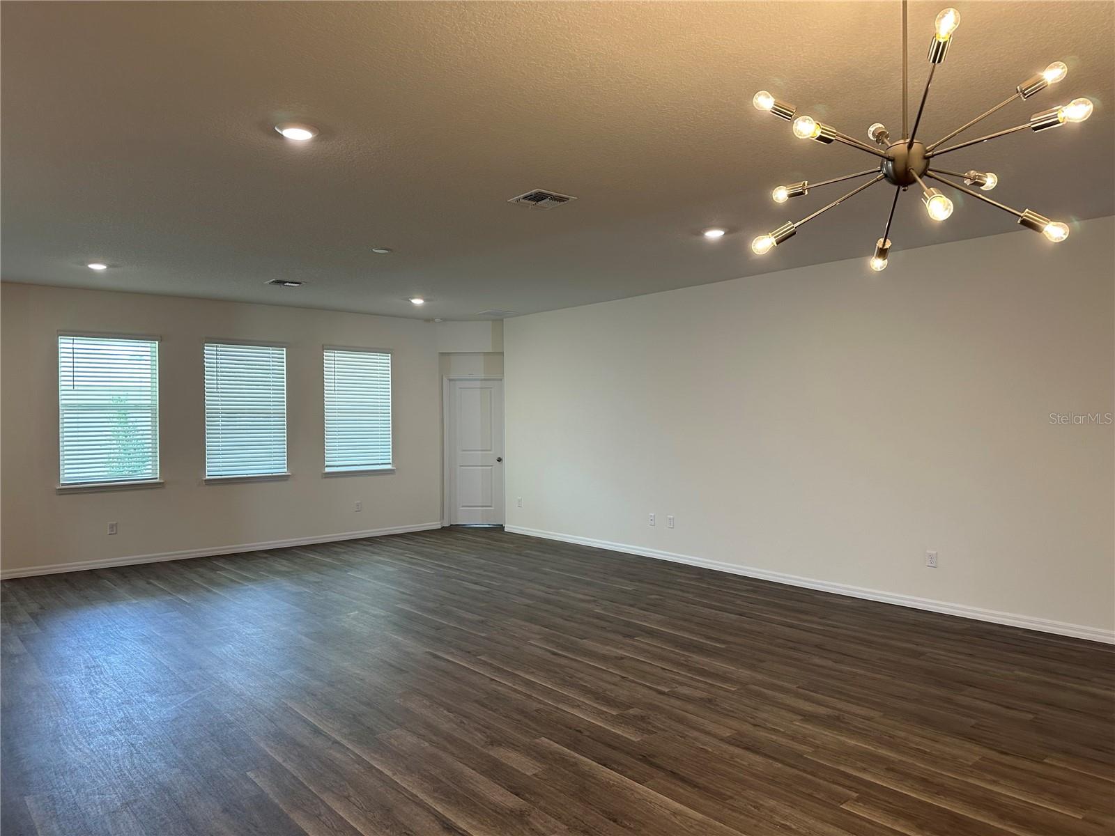 3272 Arch Ave Property Photo 10