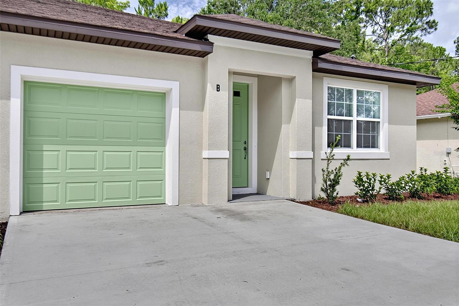 14 Ullynn Pl #b Property Photo 4