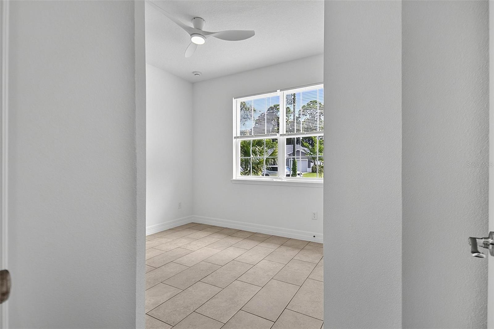 14 Ullynn Pl #b Property Photo 7