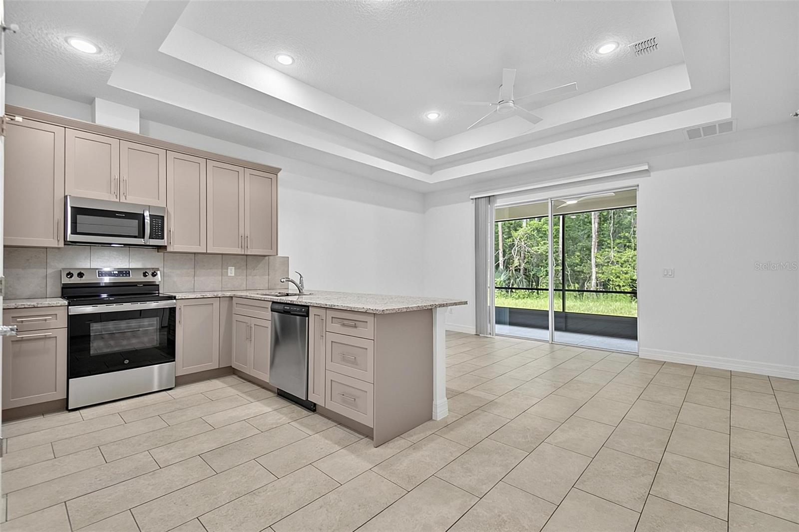 14 Ullynn Pl #b Property Photo 15