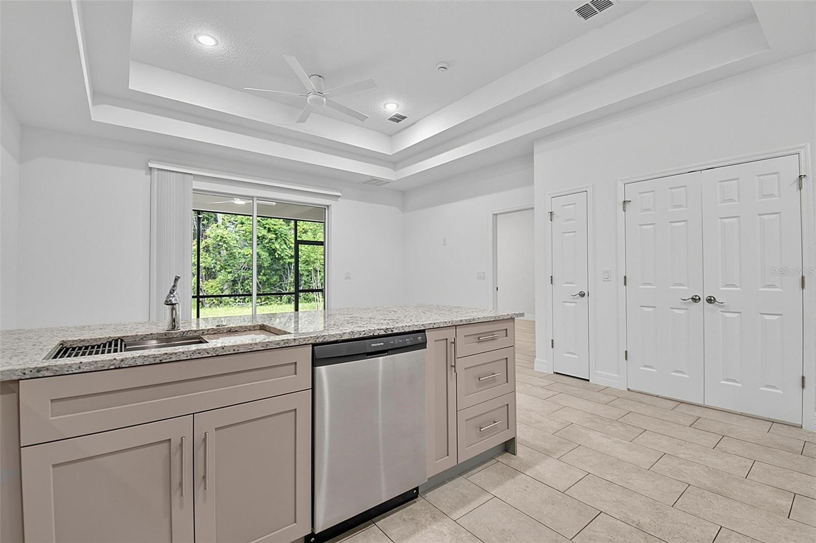 14 Ullynn Pl #b Property Photo 20