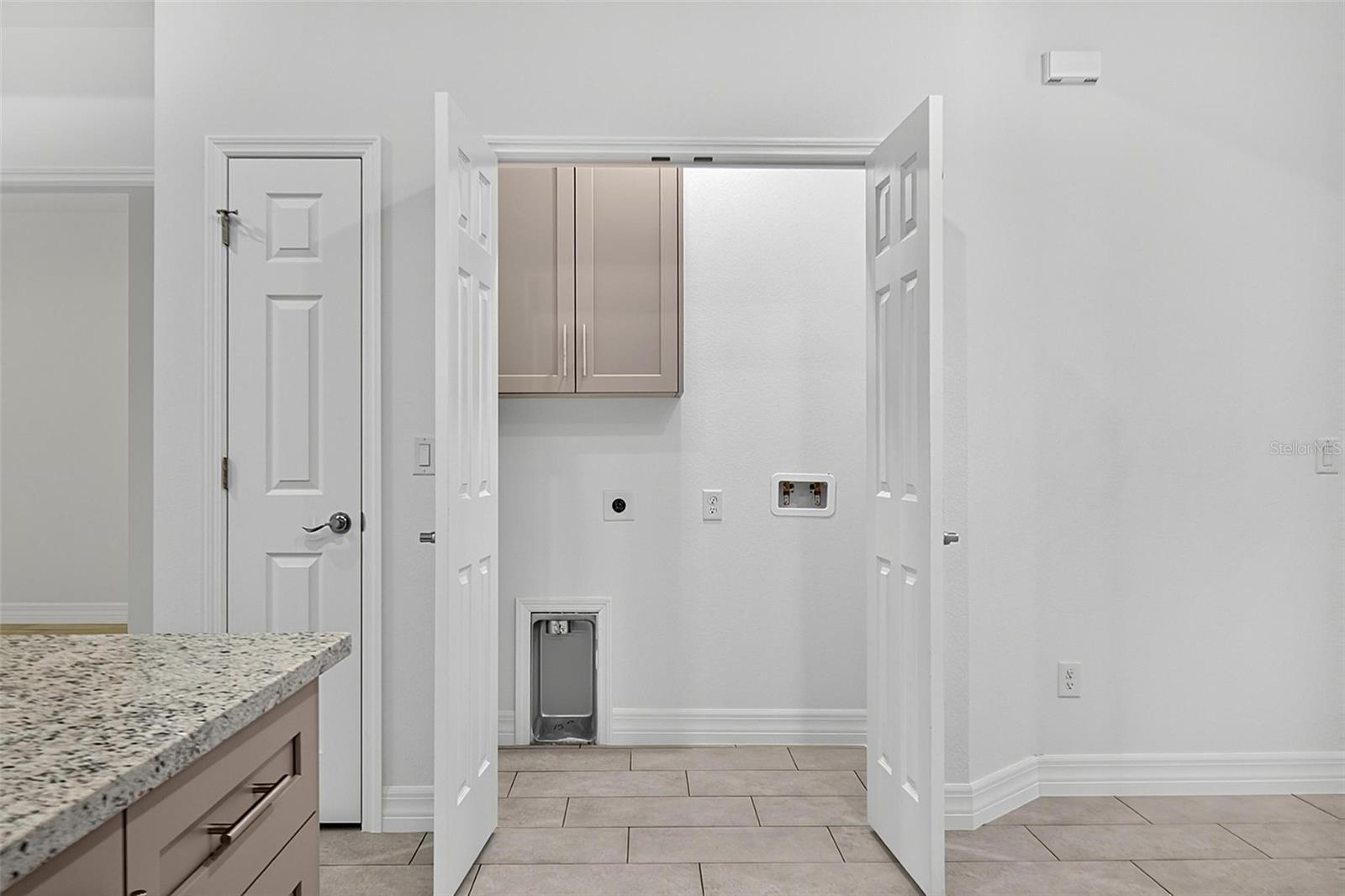 14 Ullynn Pl #b Property Photo 24