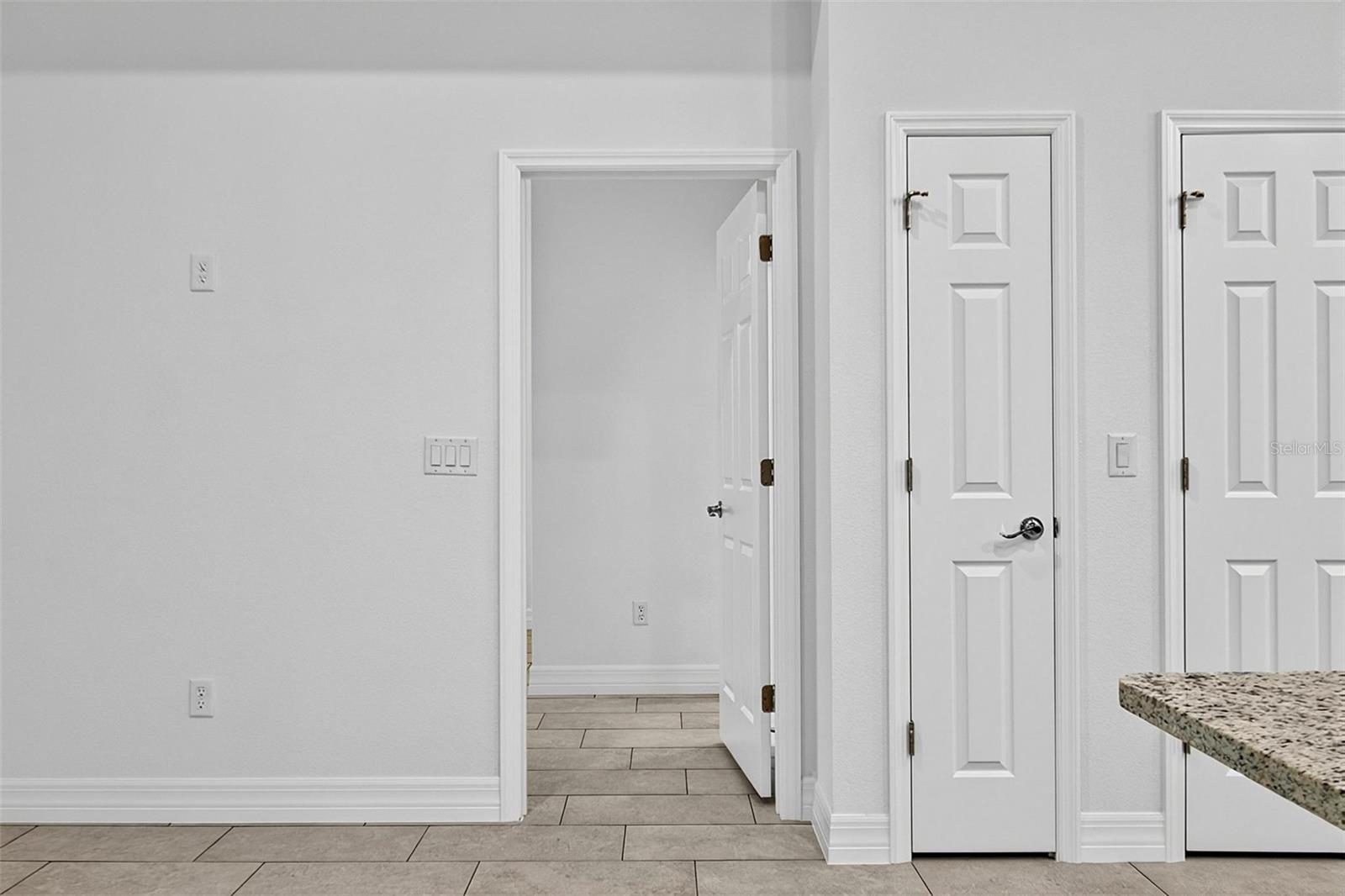 14 Ullynn Pl #b Property Photo 25
