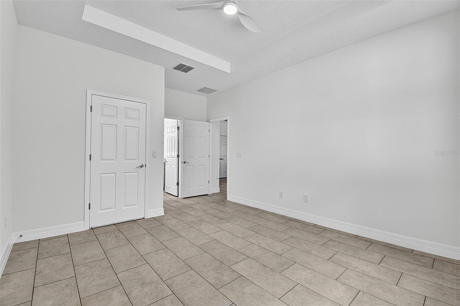 14 Ullynn Pl #b Property Photo 27