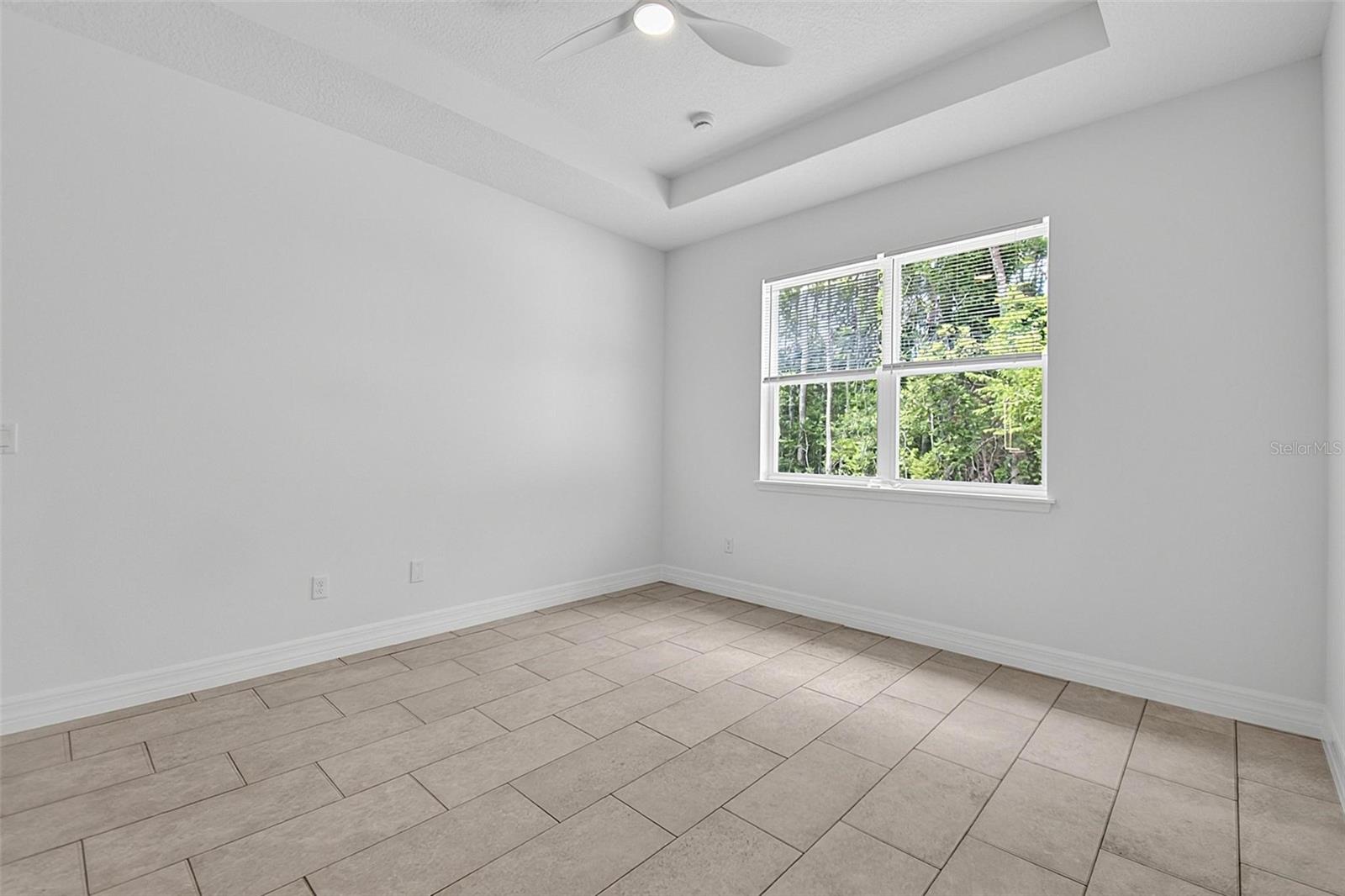 14 Ullynn Pl #b Property Photo 28