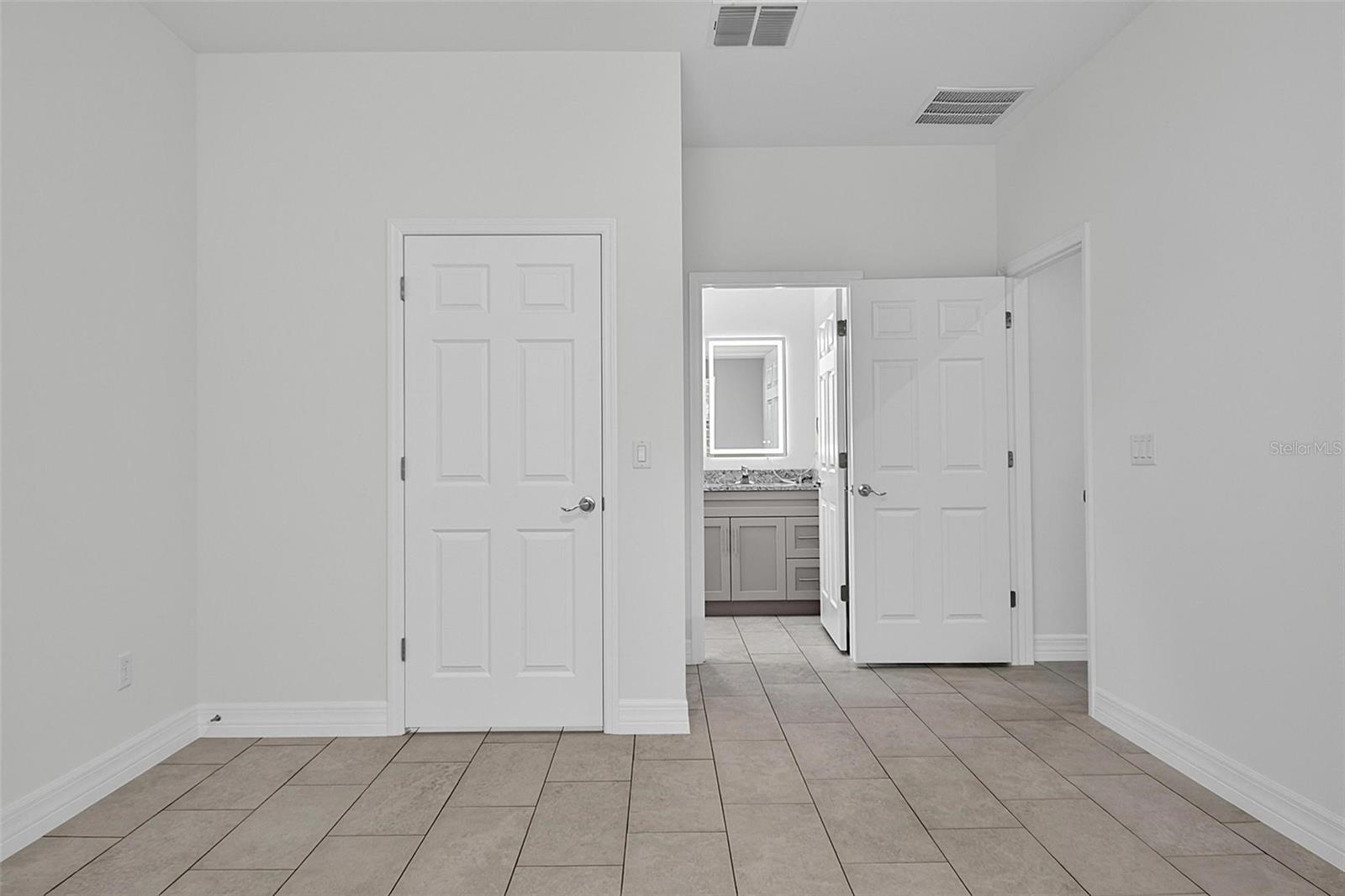 14 Ullynn Pl #b Property Photo 29