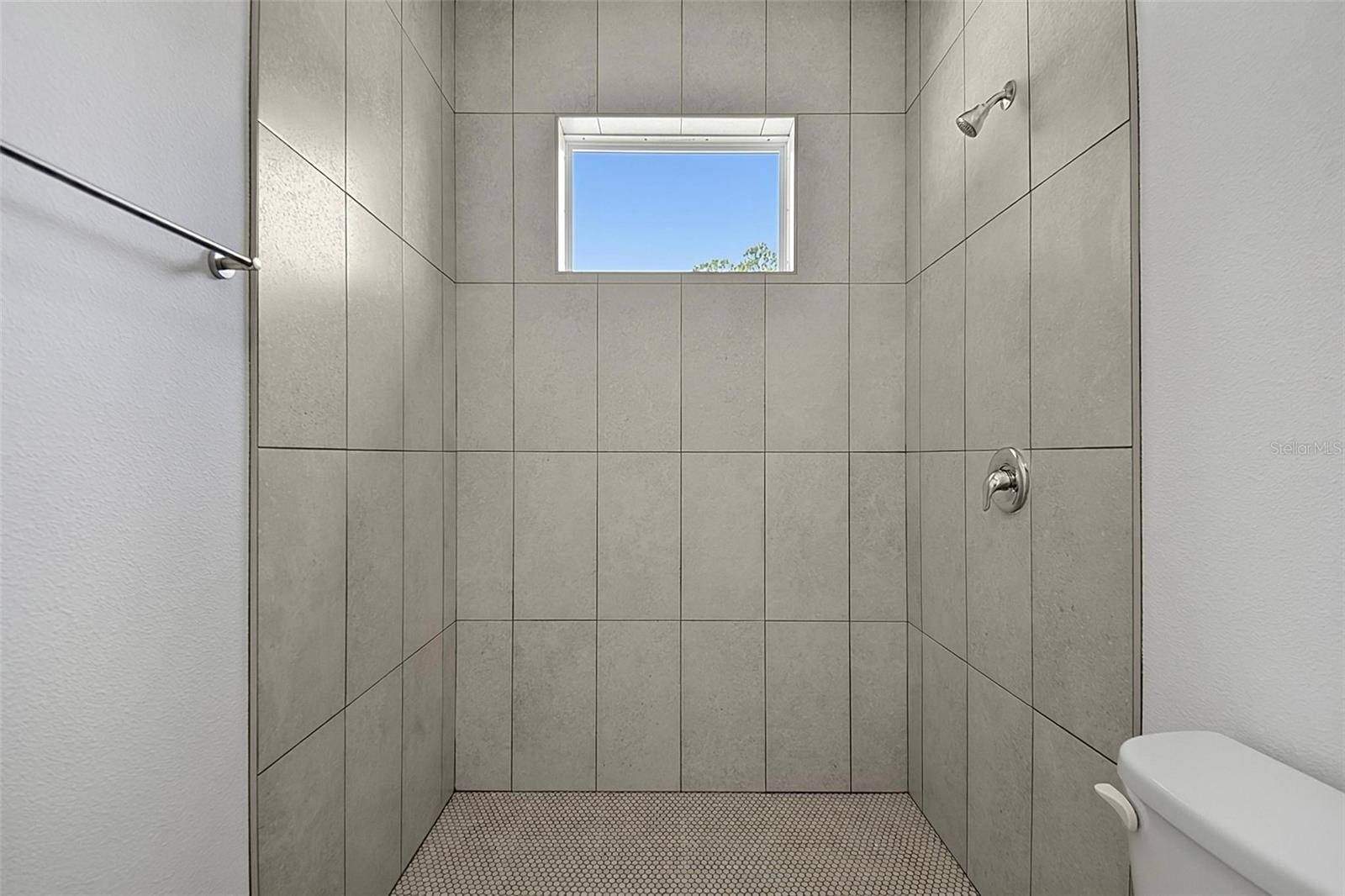 14 Ullynn Pl #b Property Photo 32
