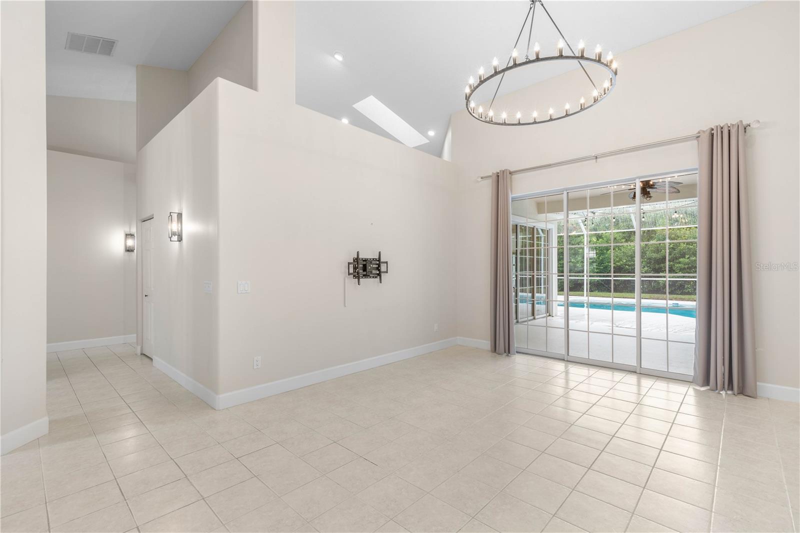 9 Via Verona Property Photo 13