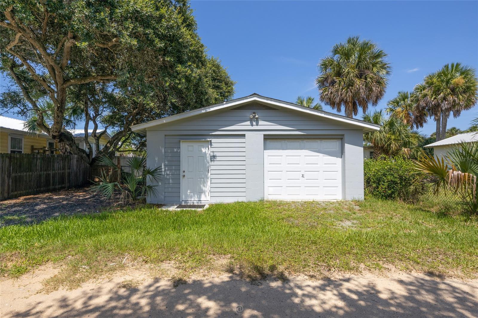 904 S Daytona Ave Property Photo 40