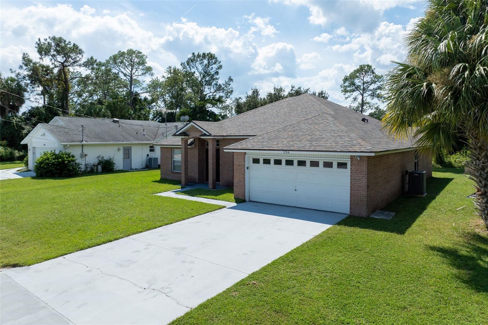 156 Barrington Dr Property Photo 3