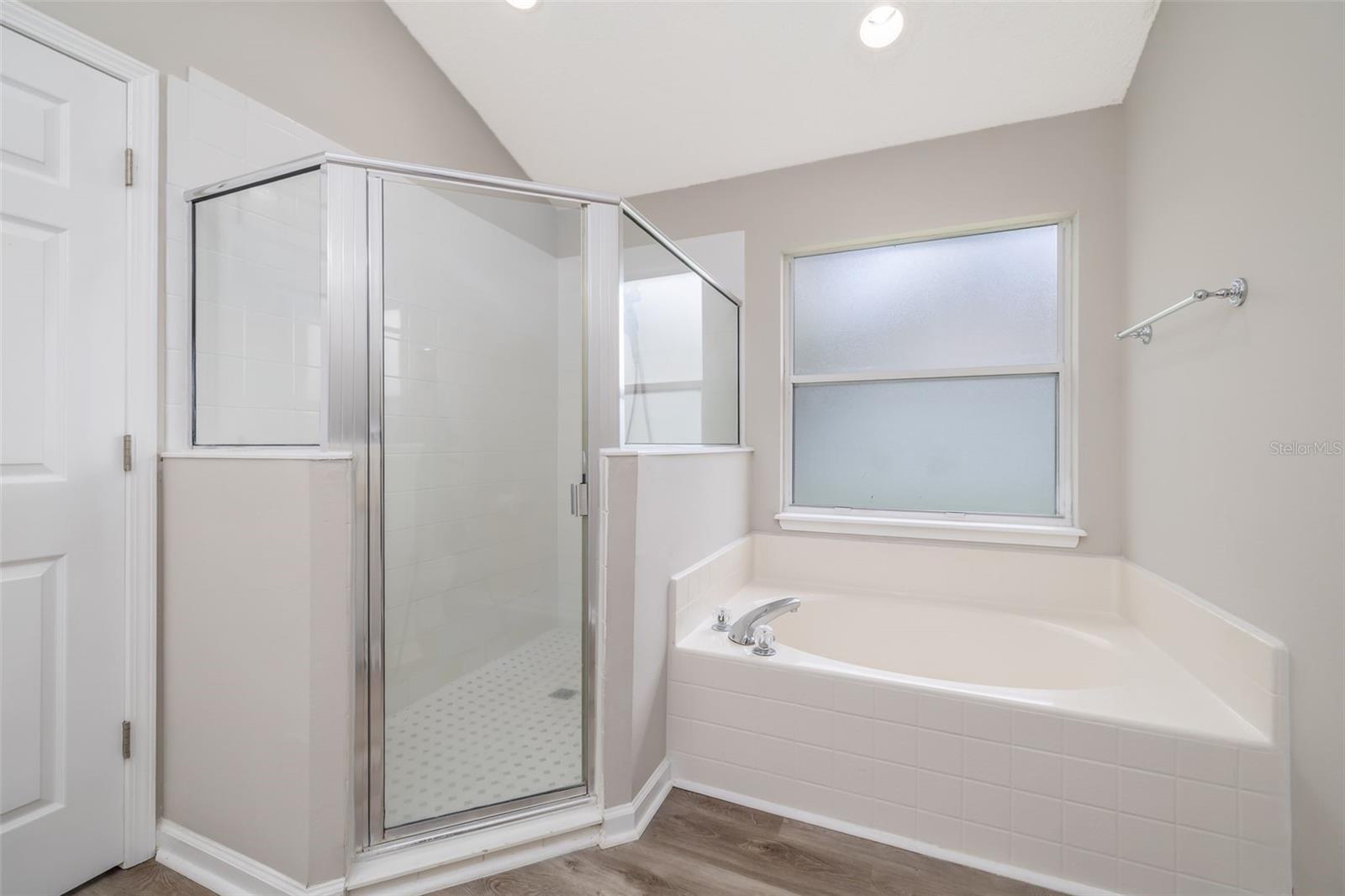 156 Barrington Dr Property Photo 23