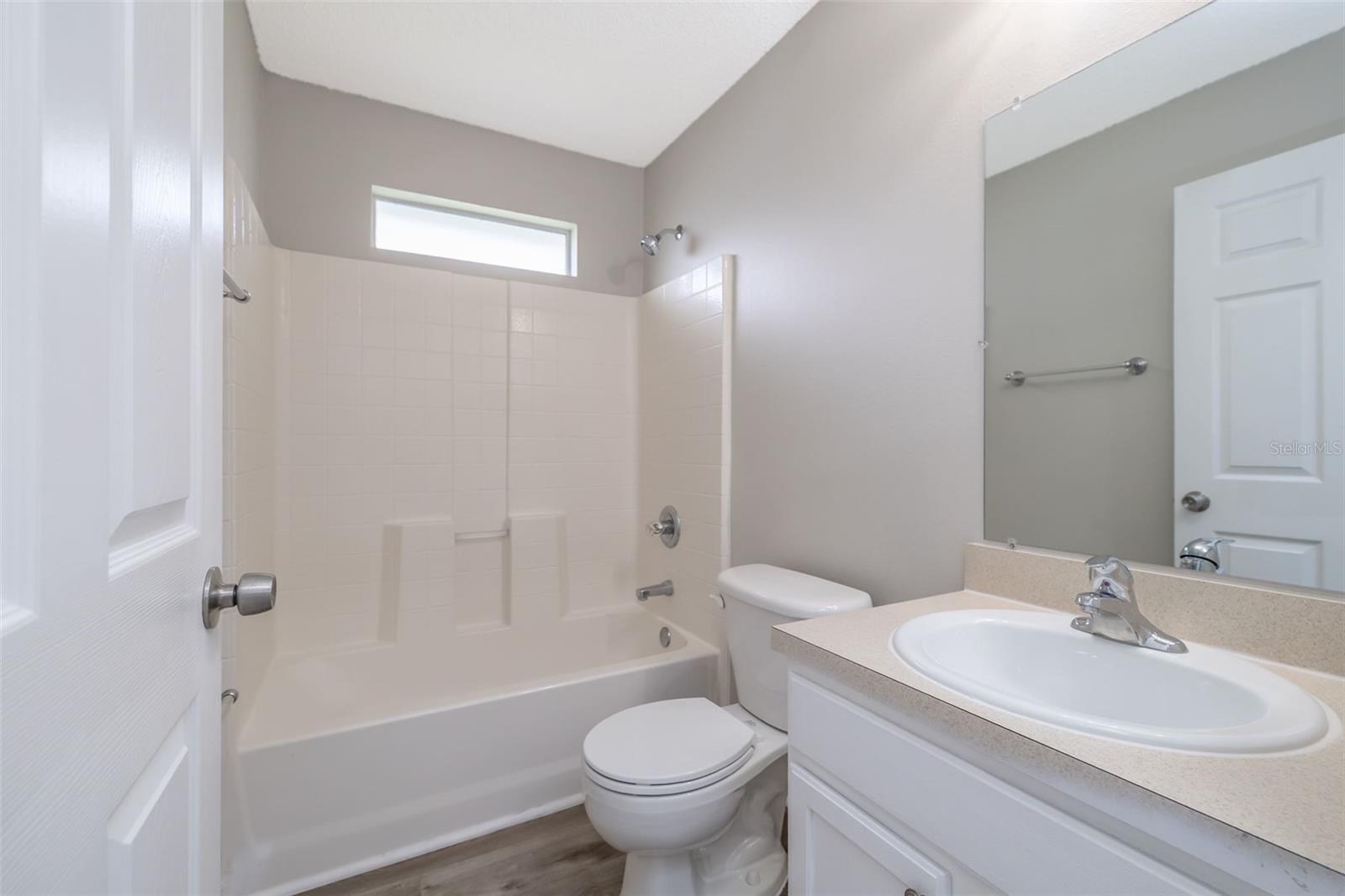 156 Barrington Dr Property Photo 25