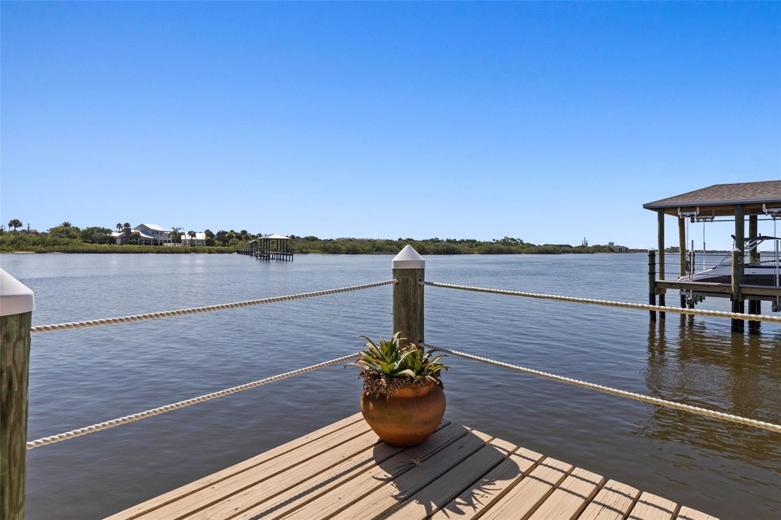 127 S Riverwalk Dr Property Photo 23
