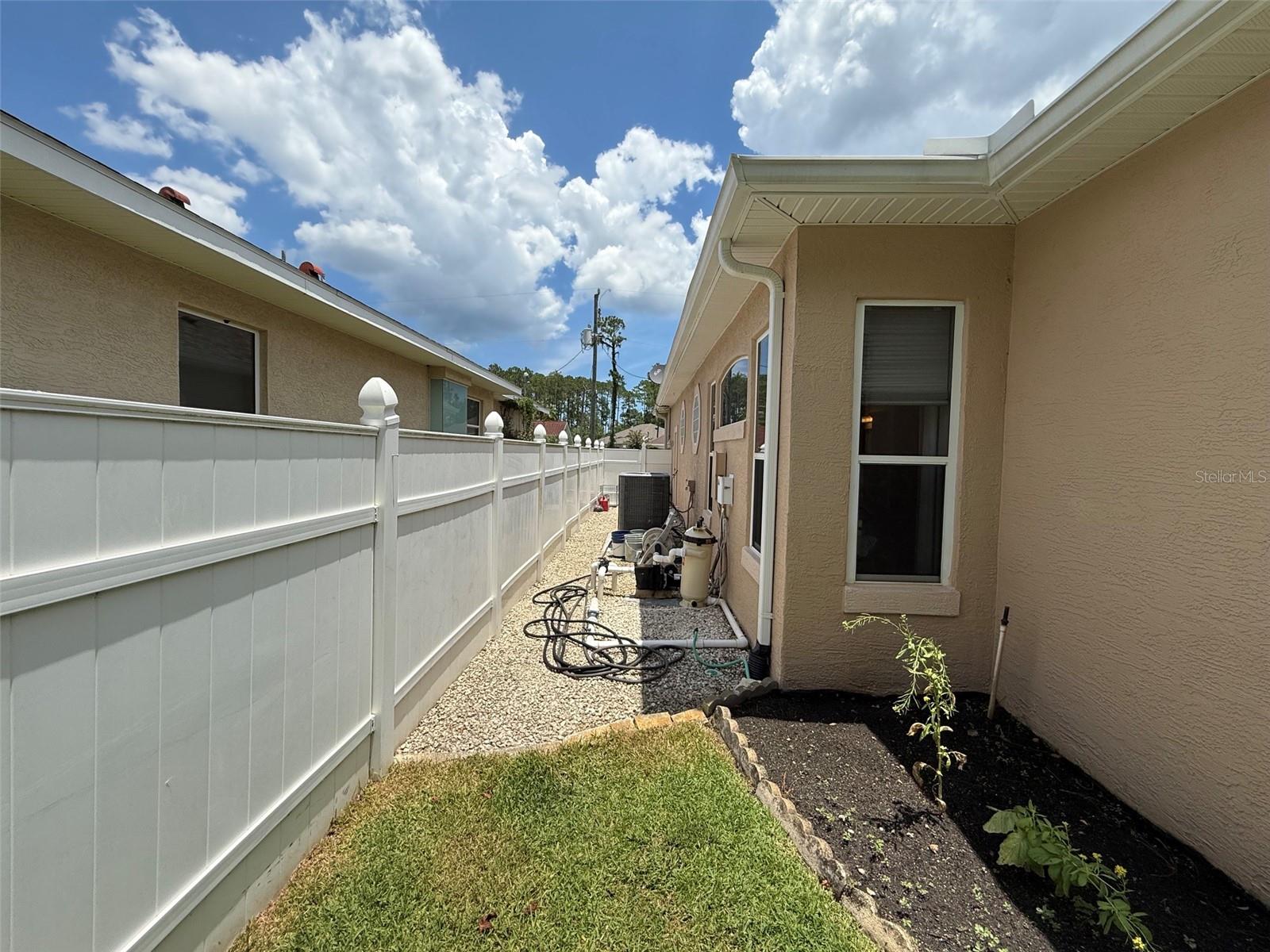 96 Esperanto Dr Property Photo 43