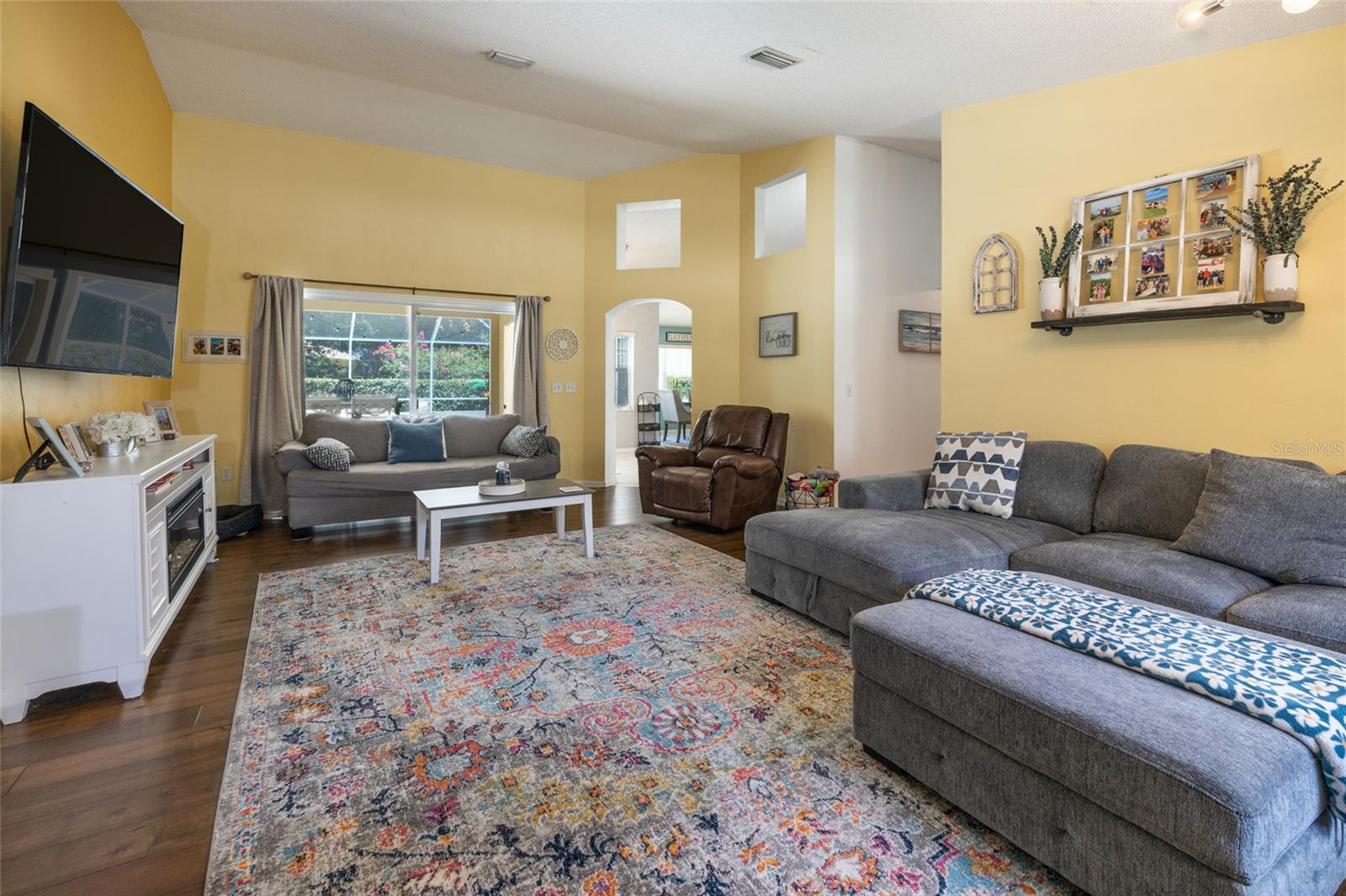 5 Fairfax Ct Property Photo 8